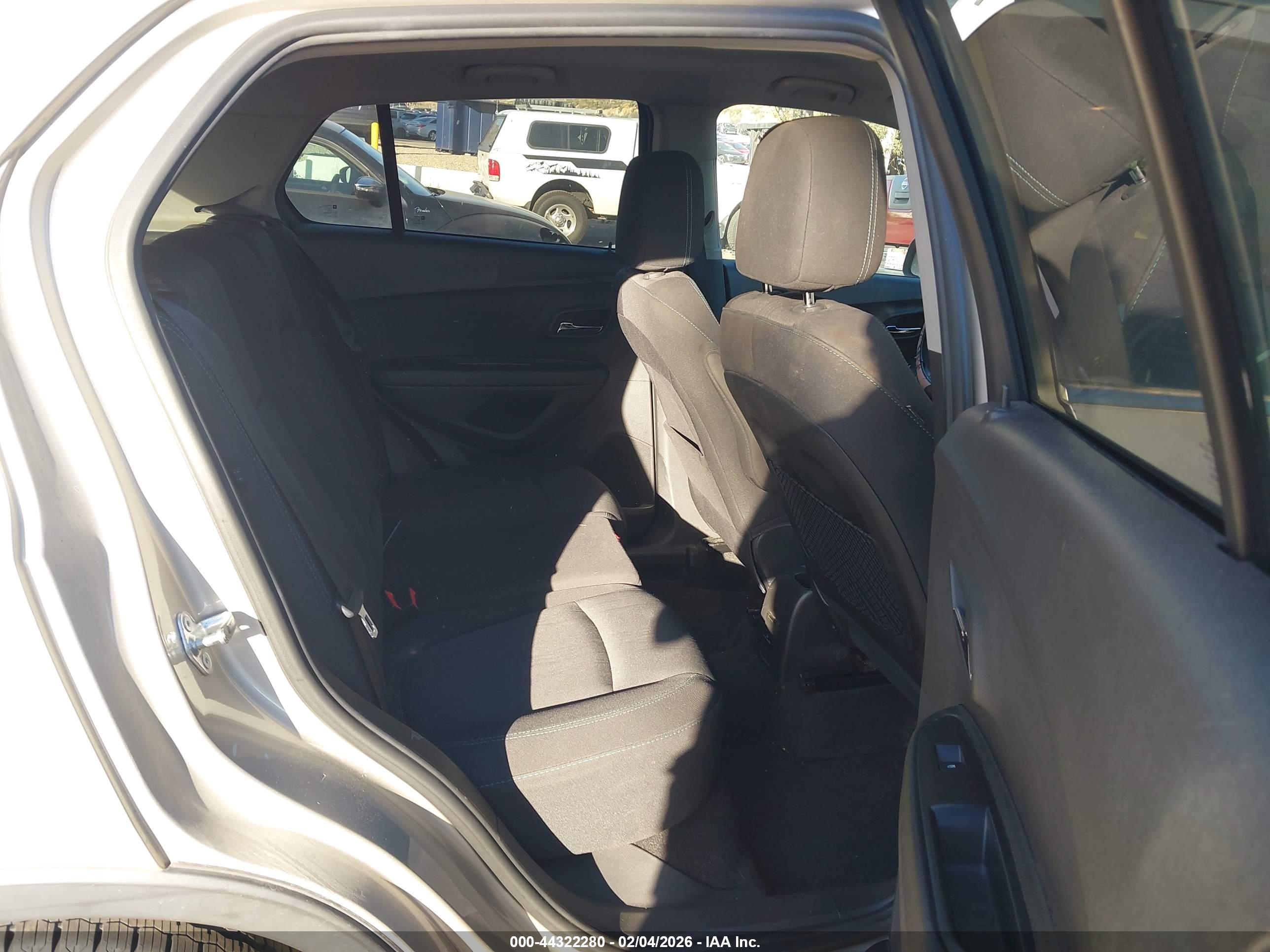 CHEVROLET TRAX image 8