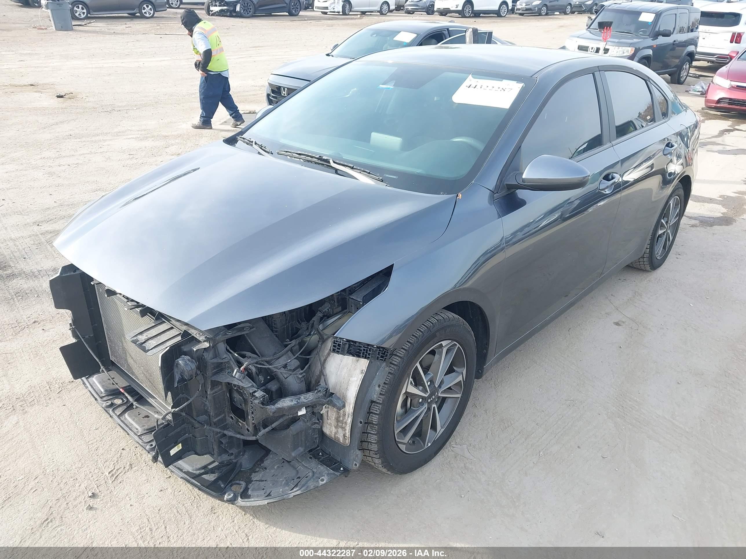 KIA FORTE image 2