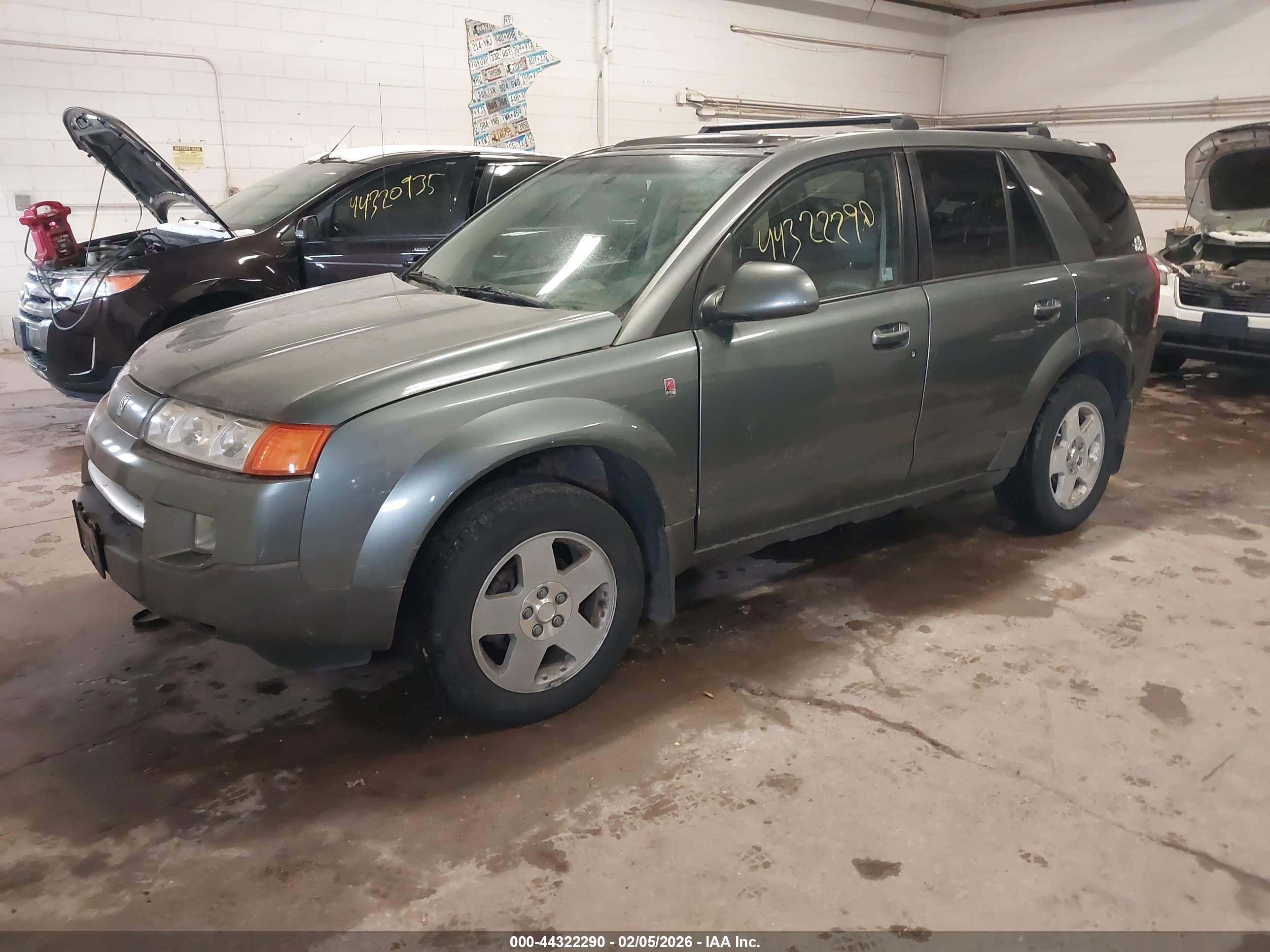 SATURN VUE image 2