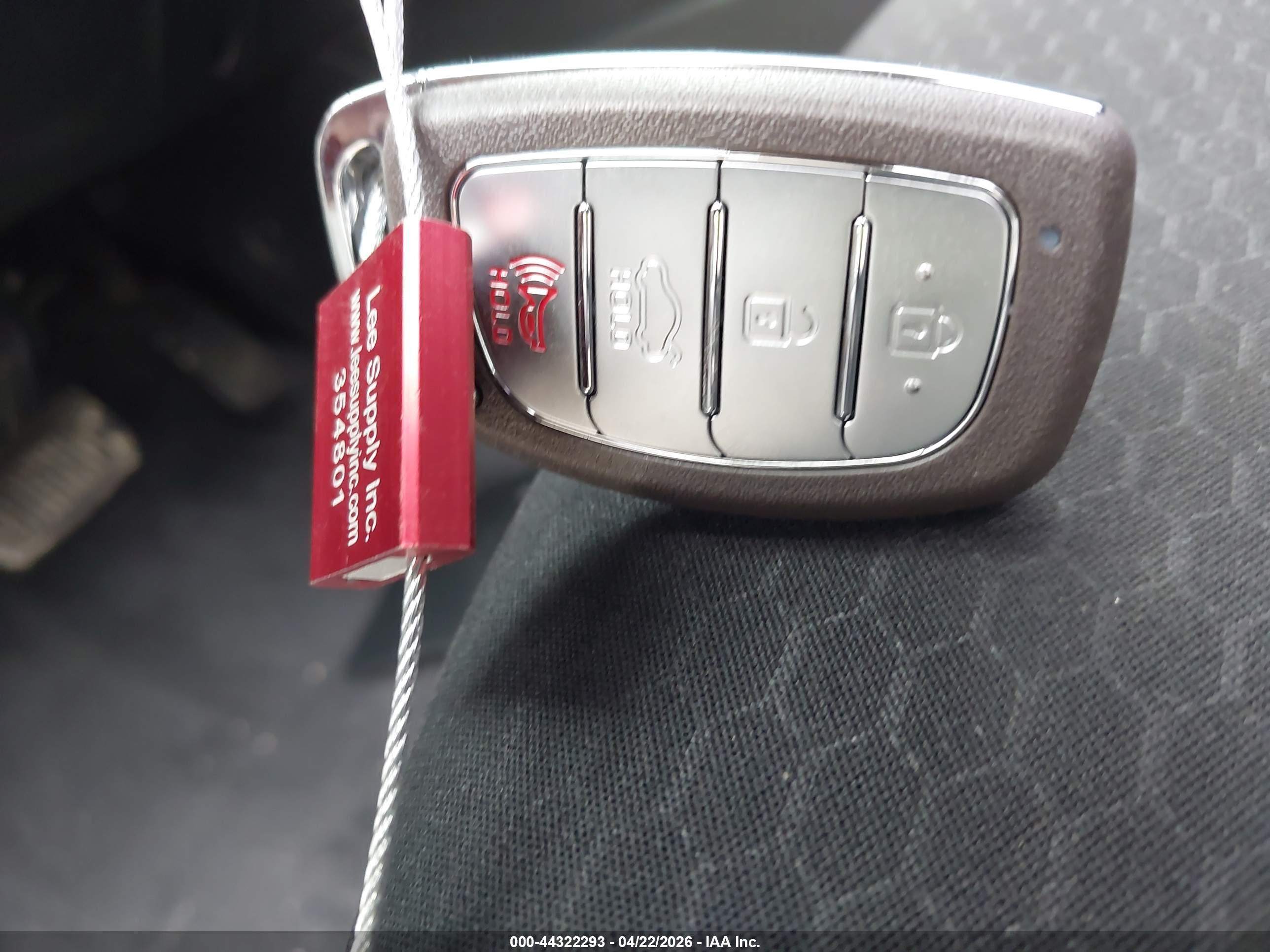HYUNDAI ELANTRA image 11