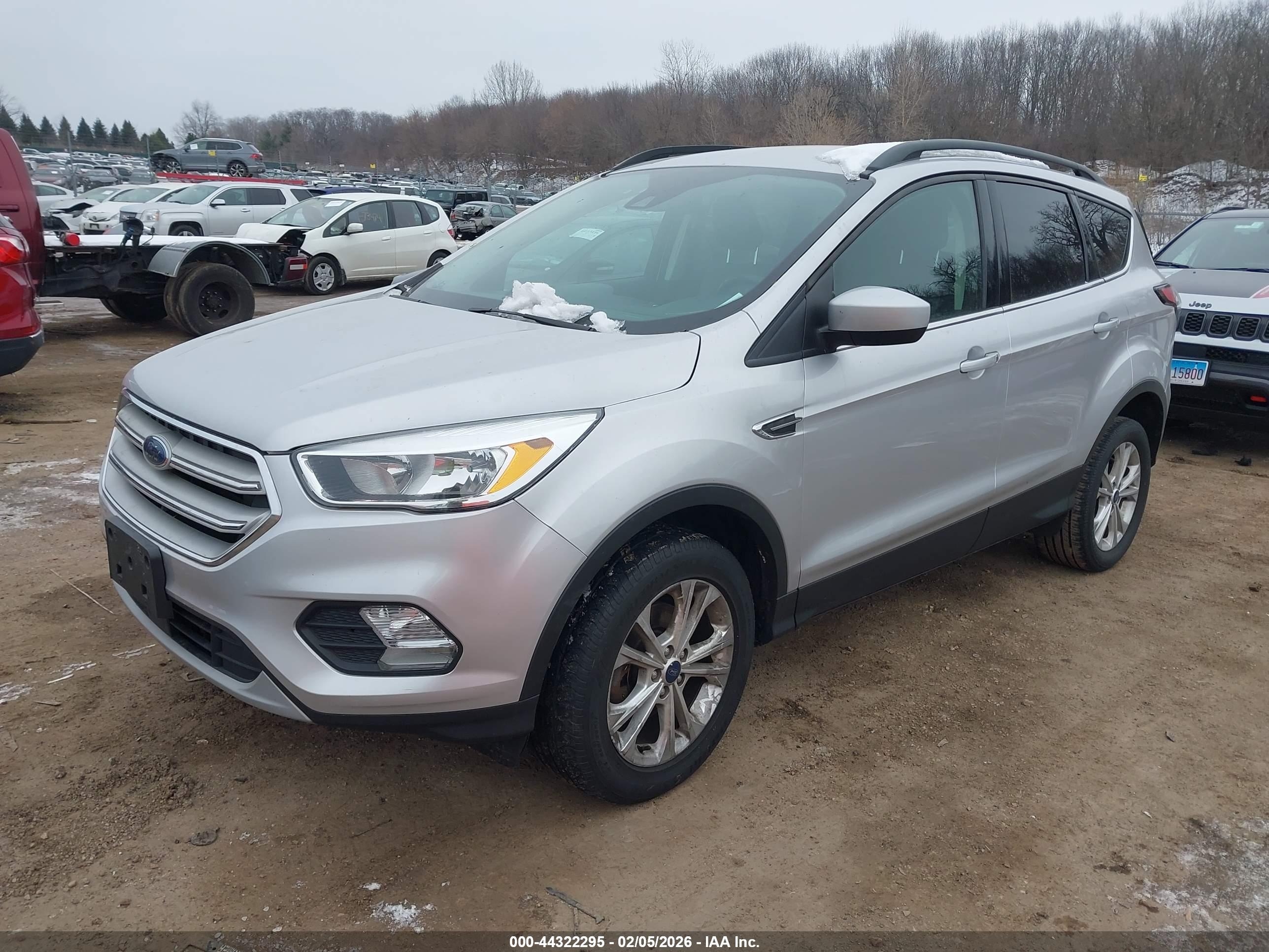 FORD ESCAPE image 2