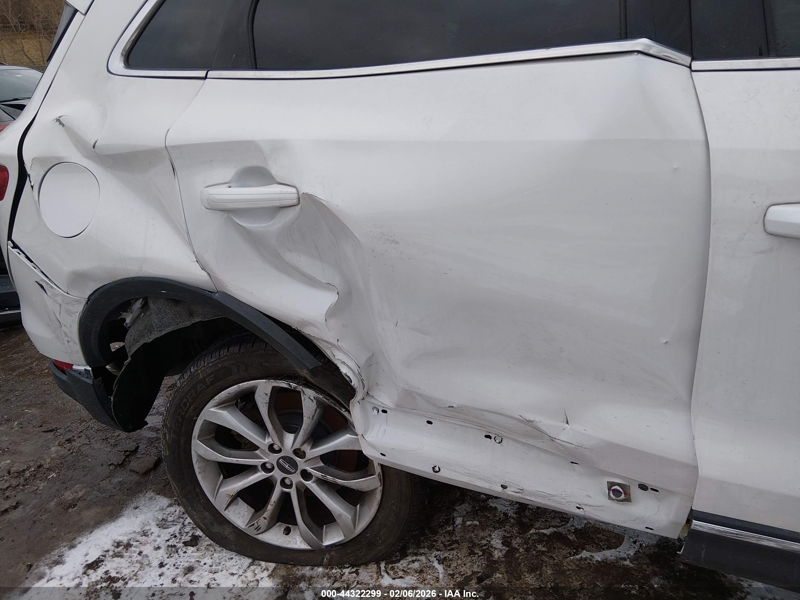 LINCOLN MKC image 6
