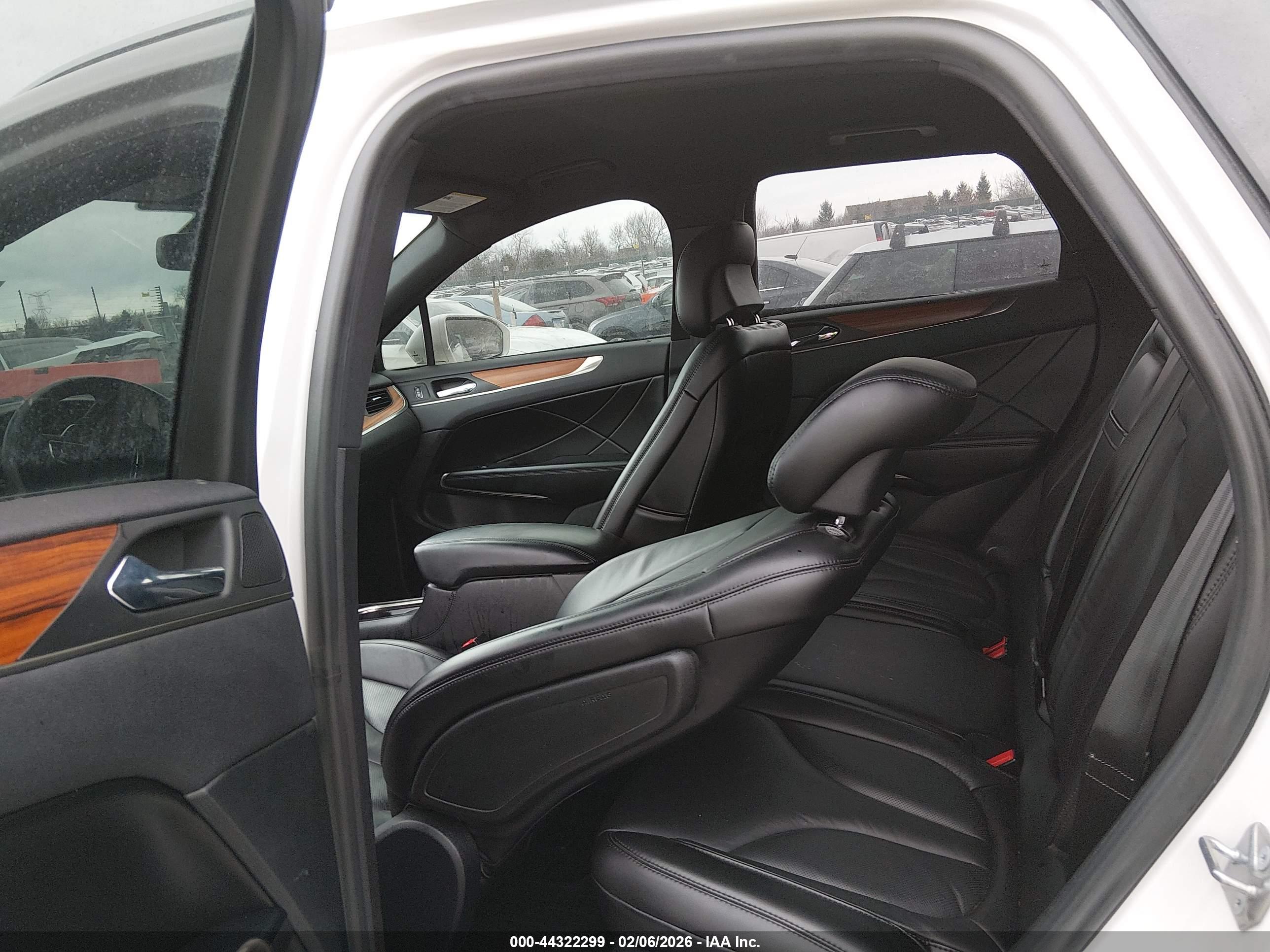 LINCOLN MKC image 8