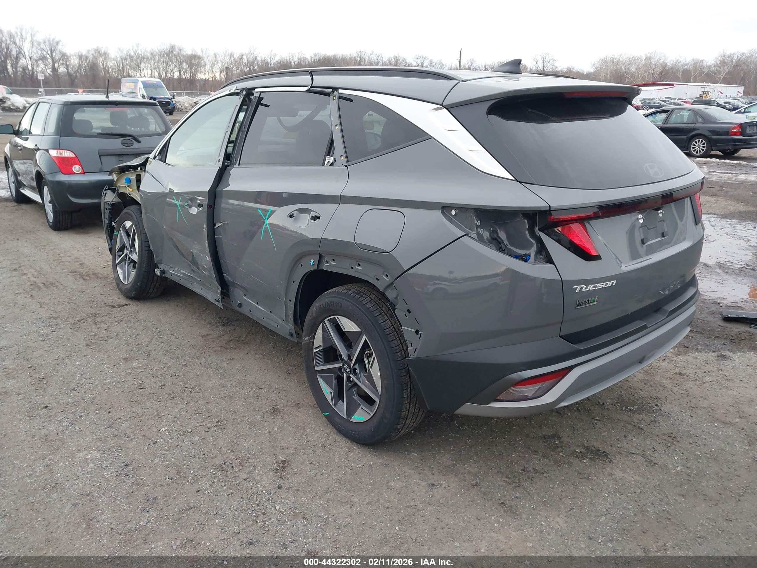 HYUNDAI TUCSON image 3