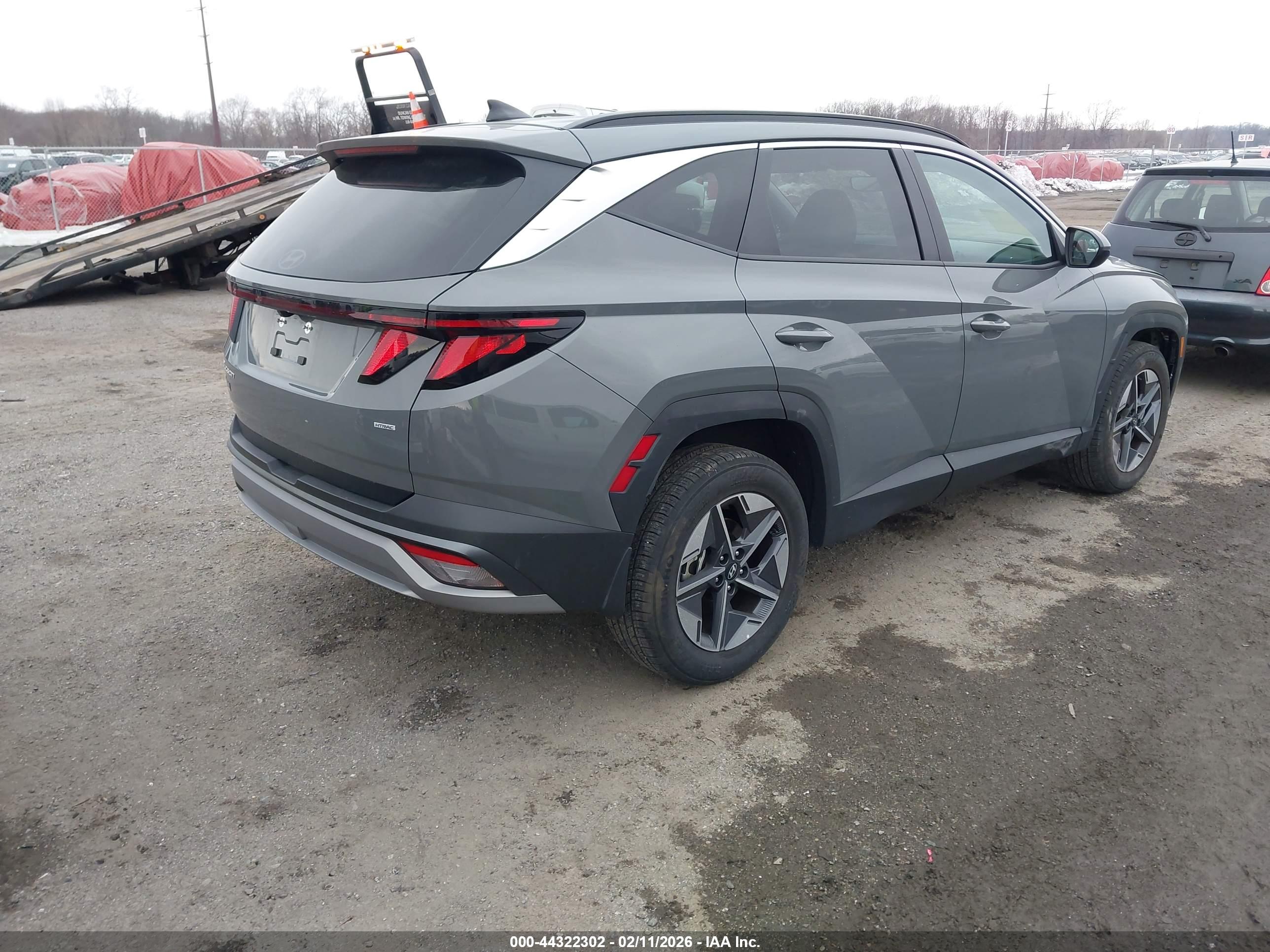 HYUNDAI TUCSON image 4