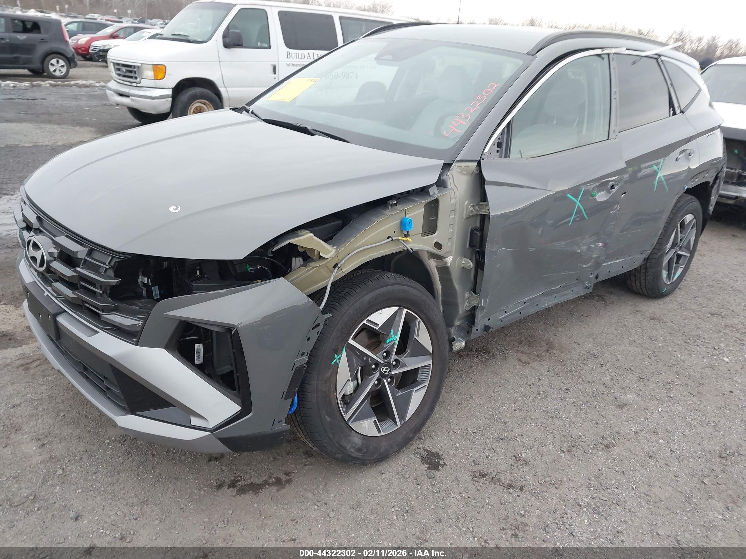 HYUNDAI TUCSON image 6