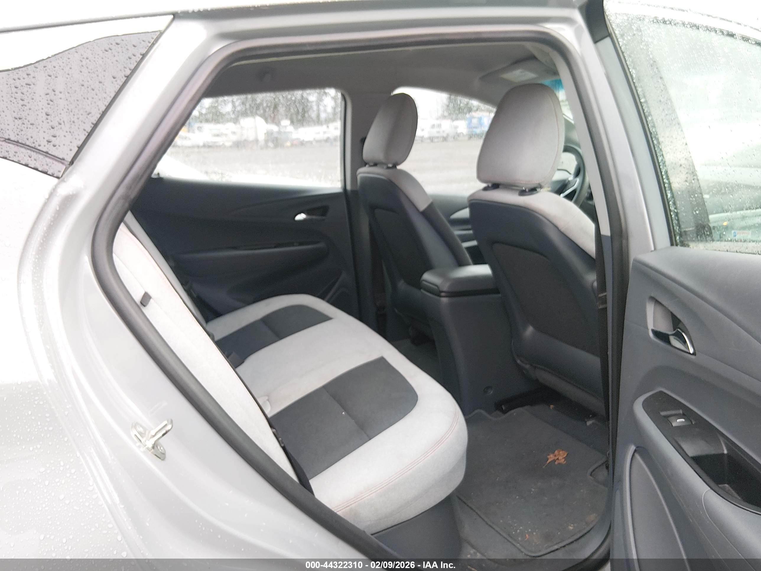 CHEVROLET BOLT image 8