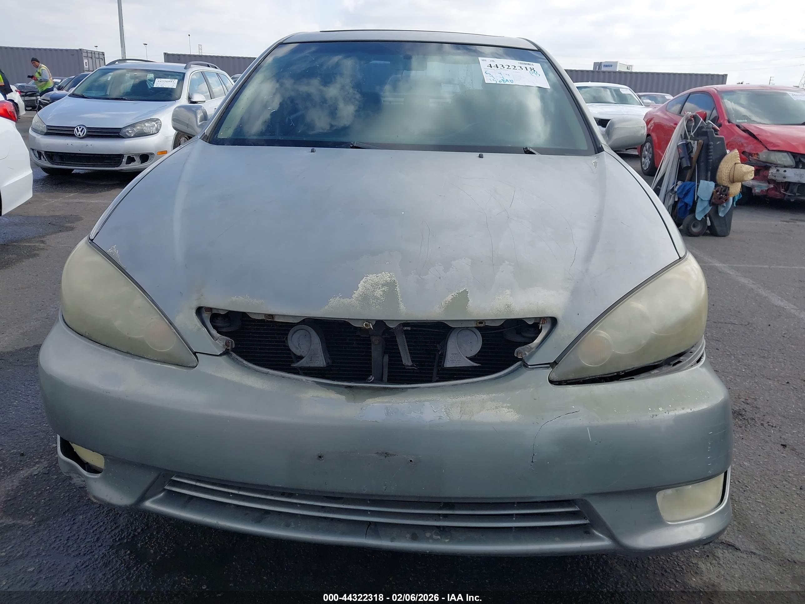 TOYOTA CAMRY image 6