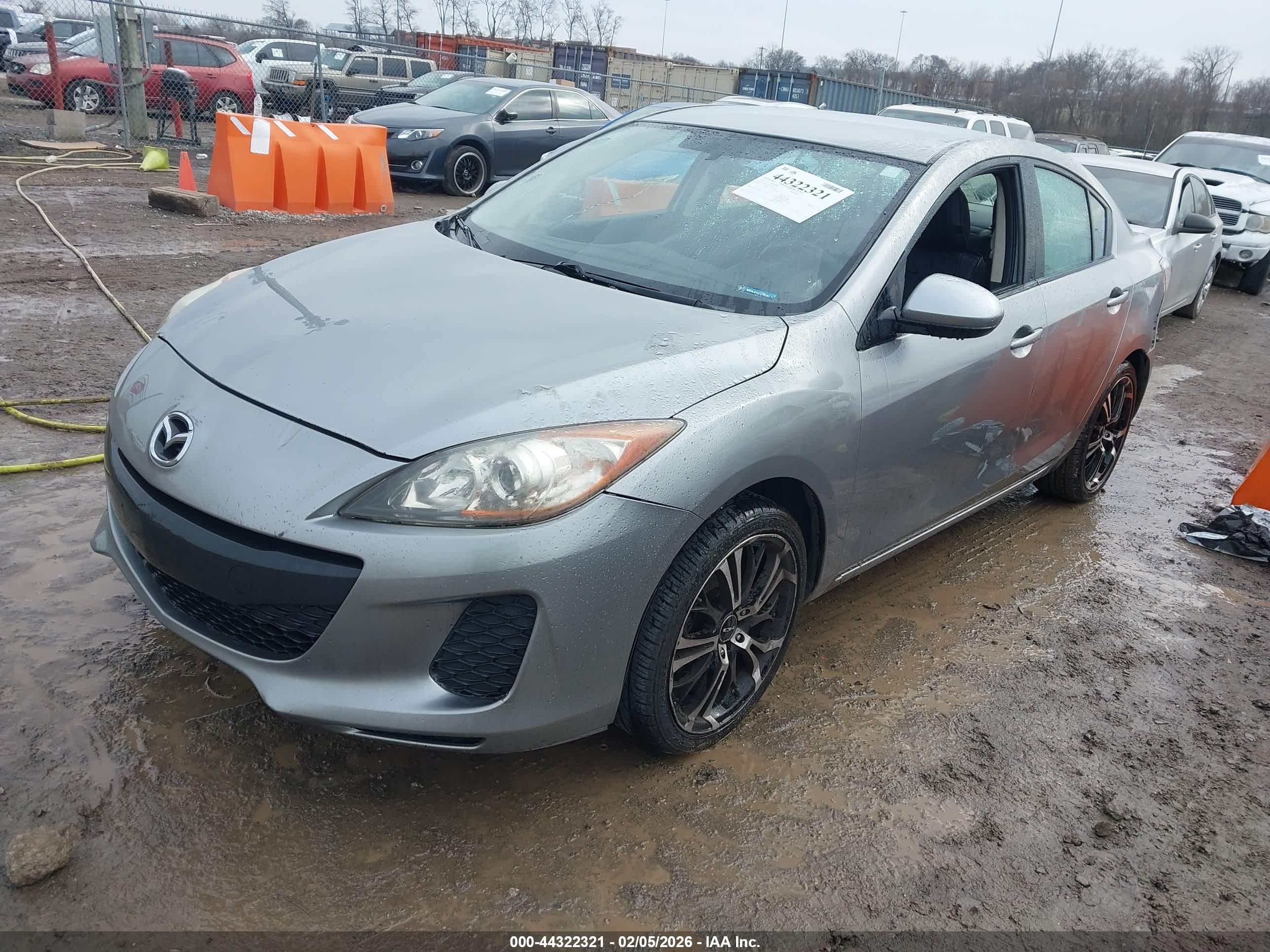 MAZDA MAZDA3 image 2
