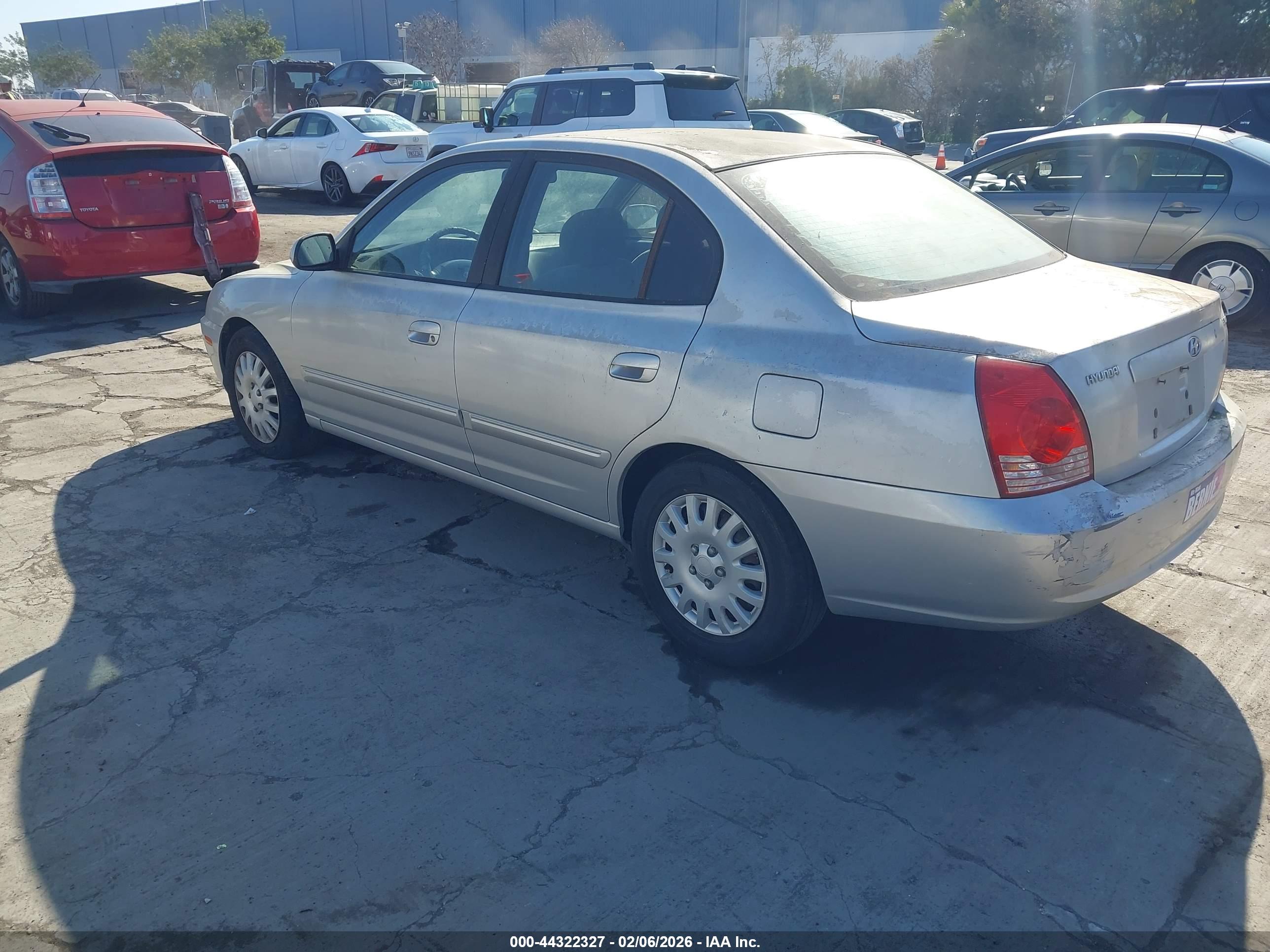 HYUNDAI ELANTRA image 3