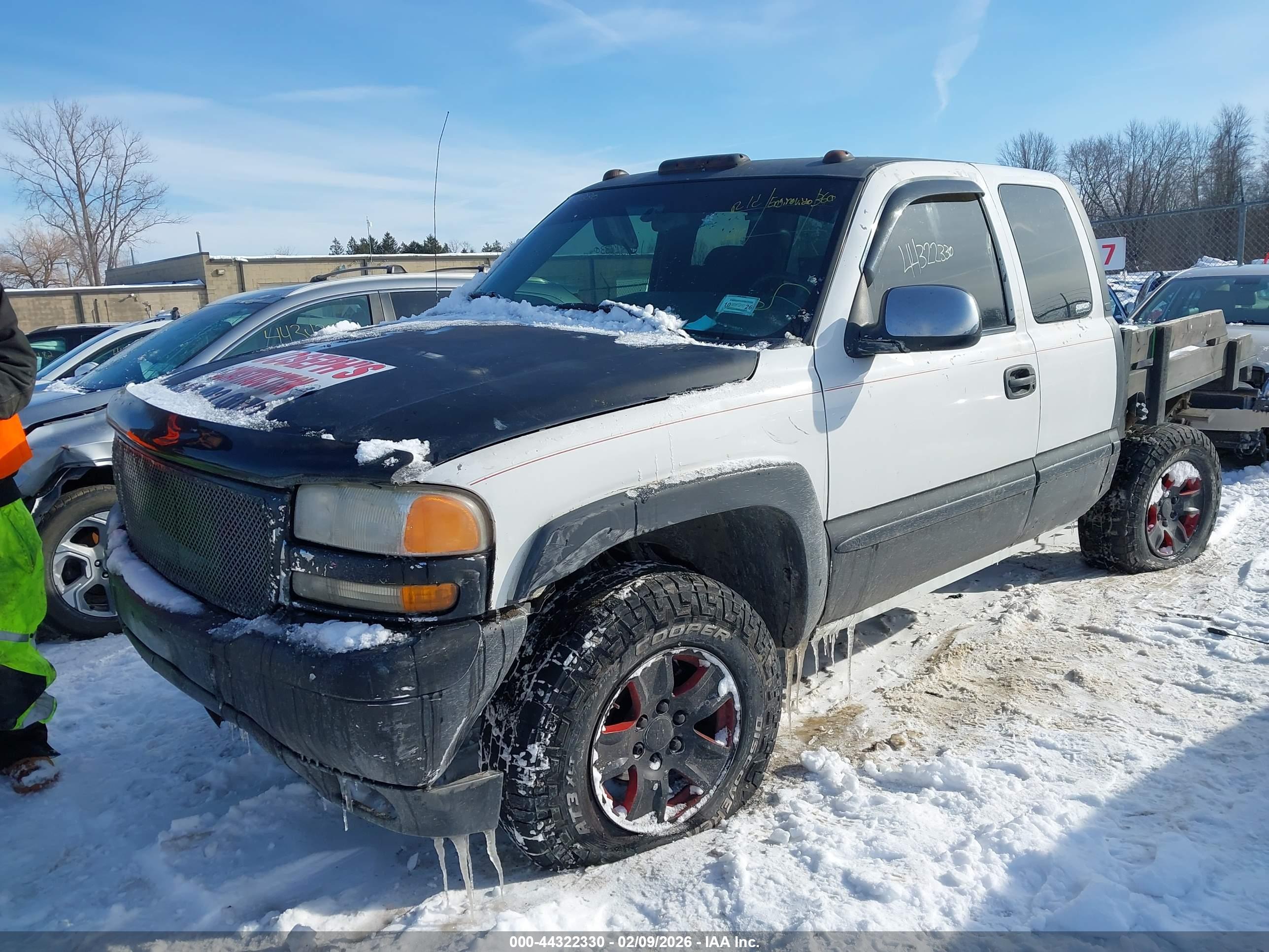GMC SIERRA image 2