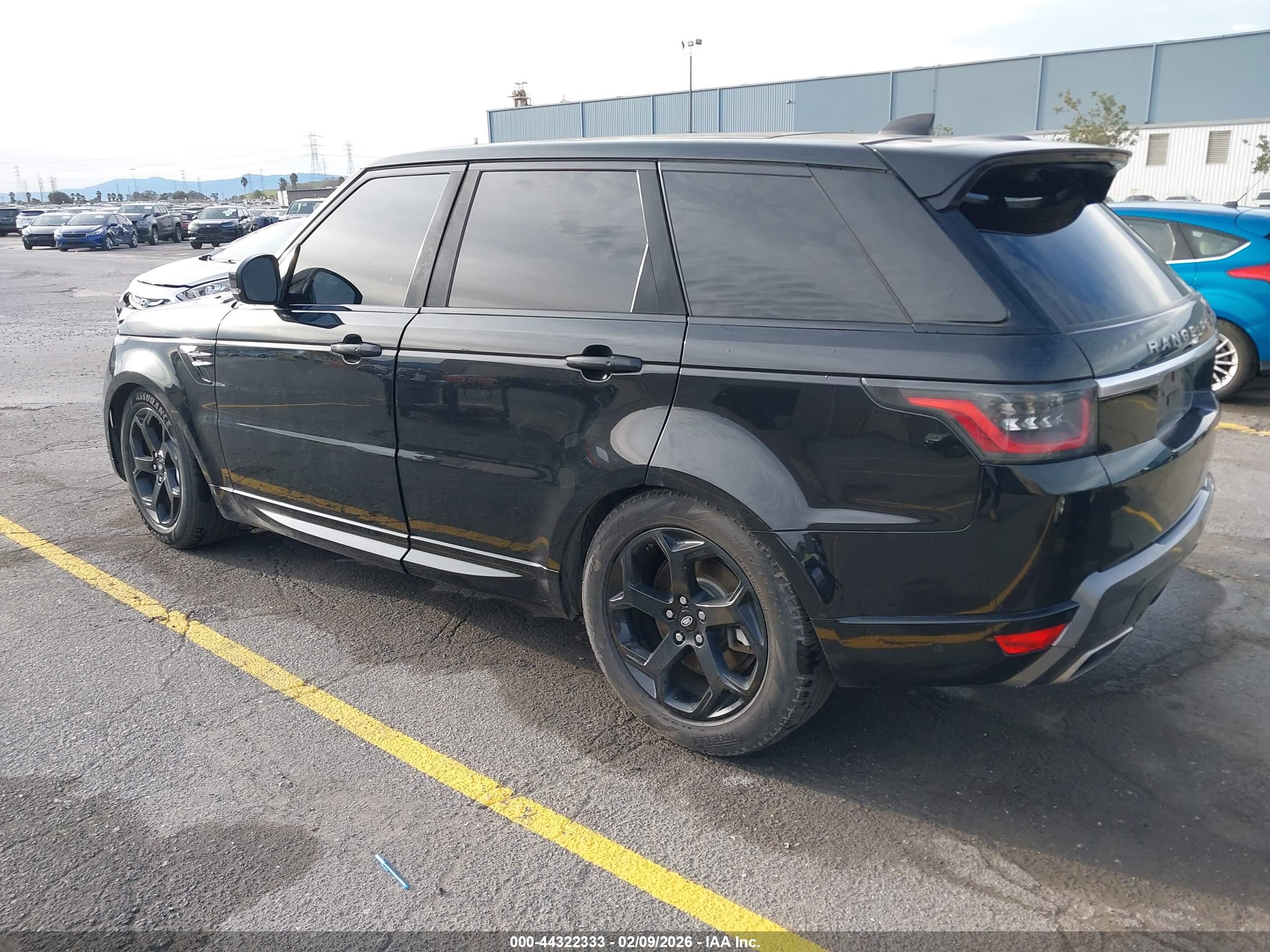 LAND ROVER image 3
