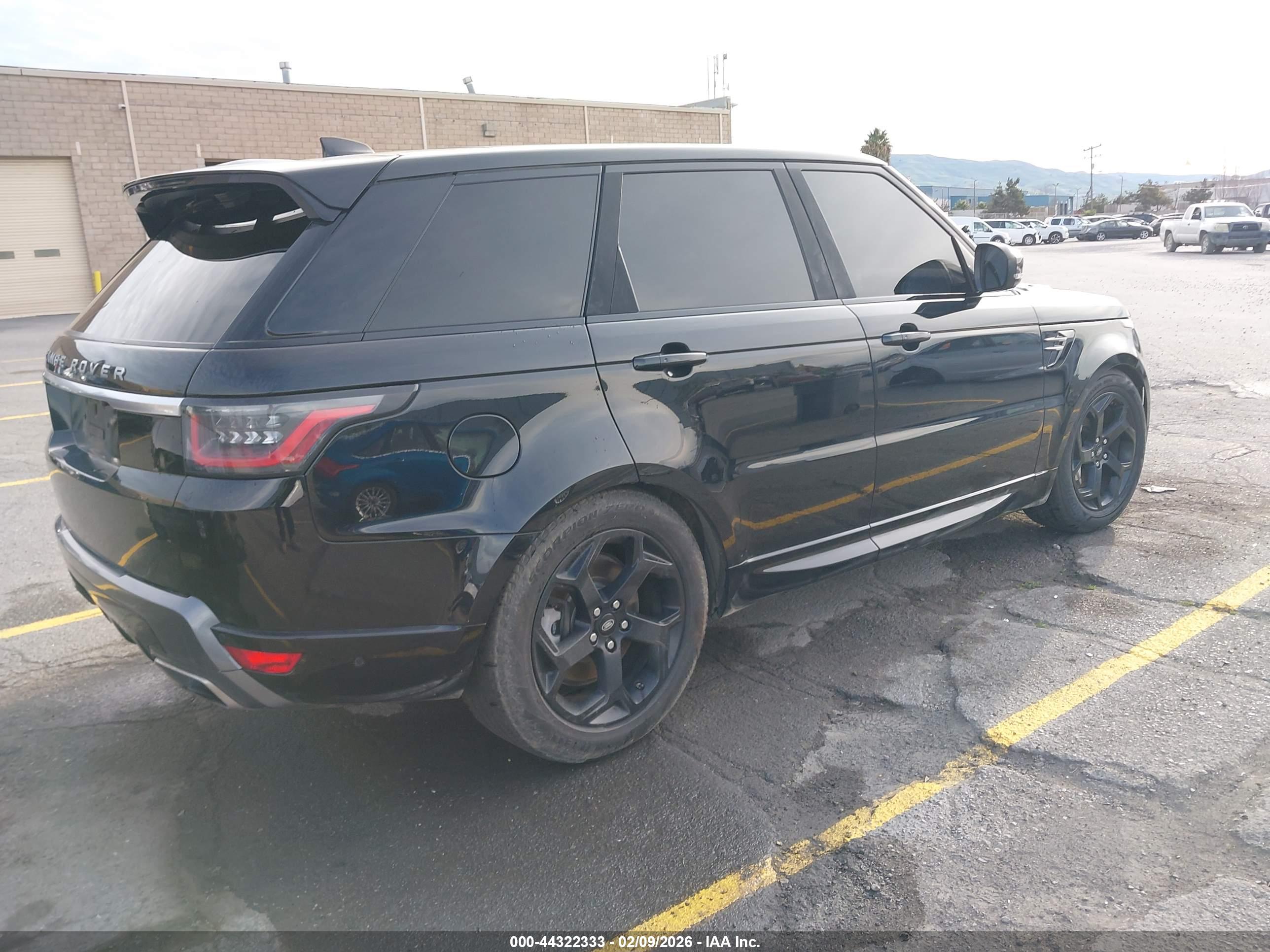 LAND ROVER image 4