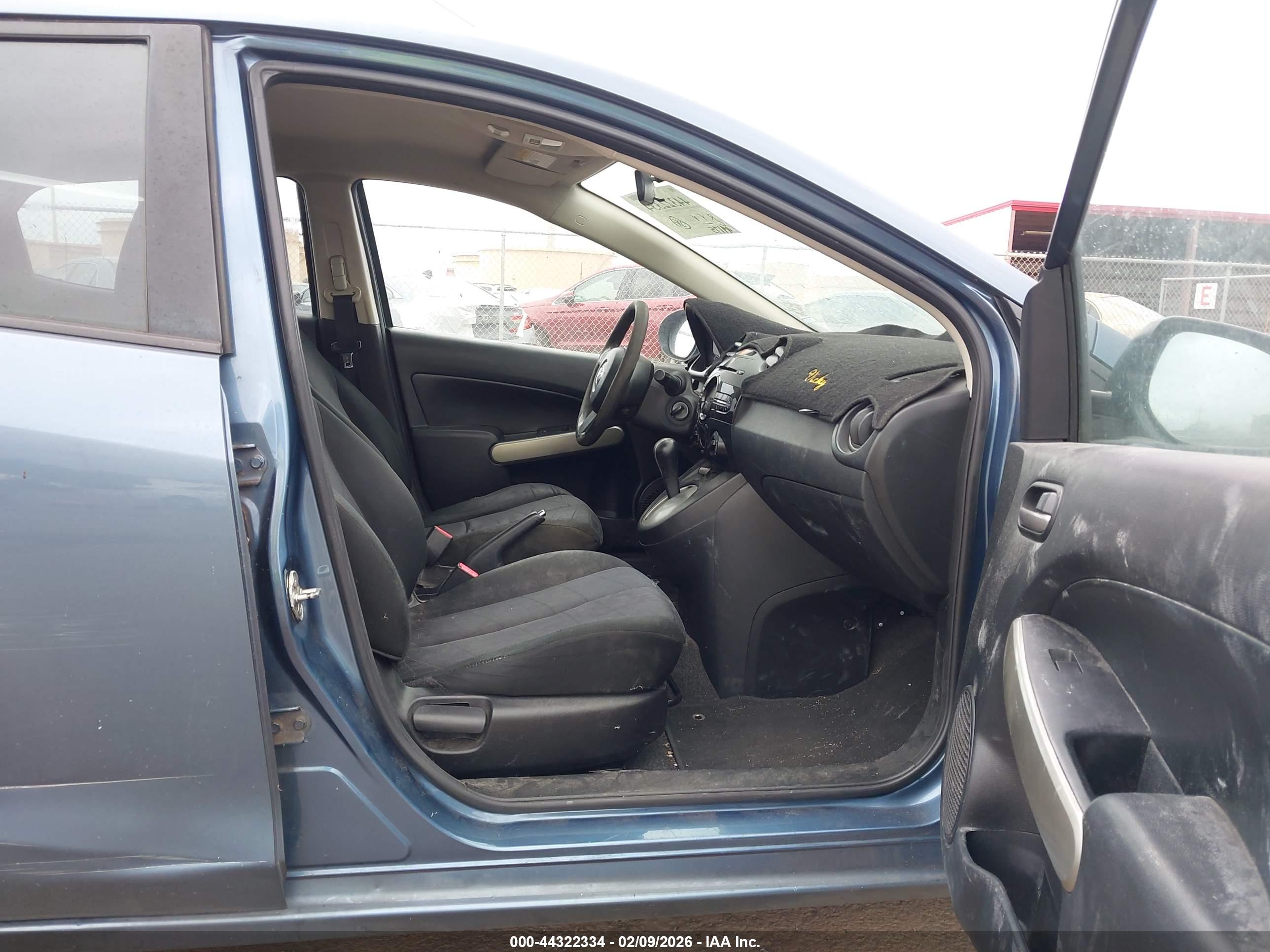 MAZDA MAZDA2 image 5