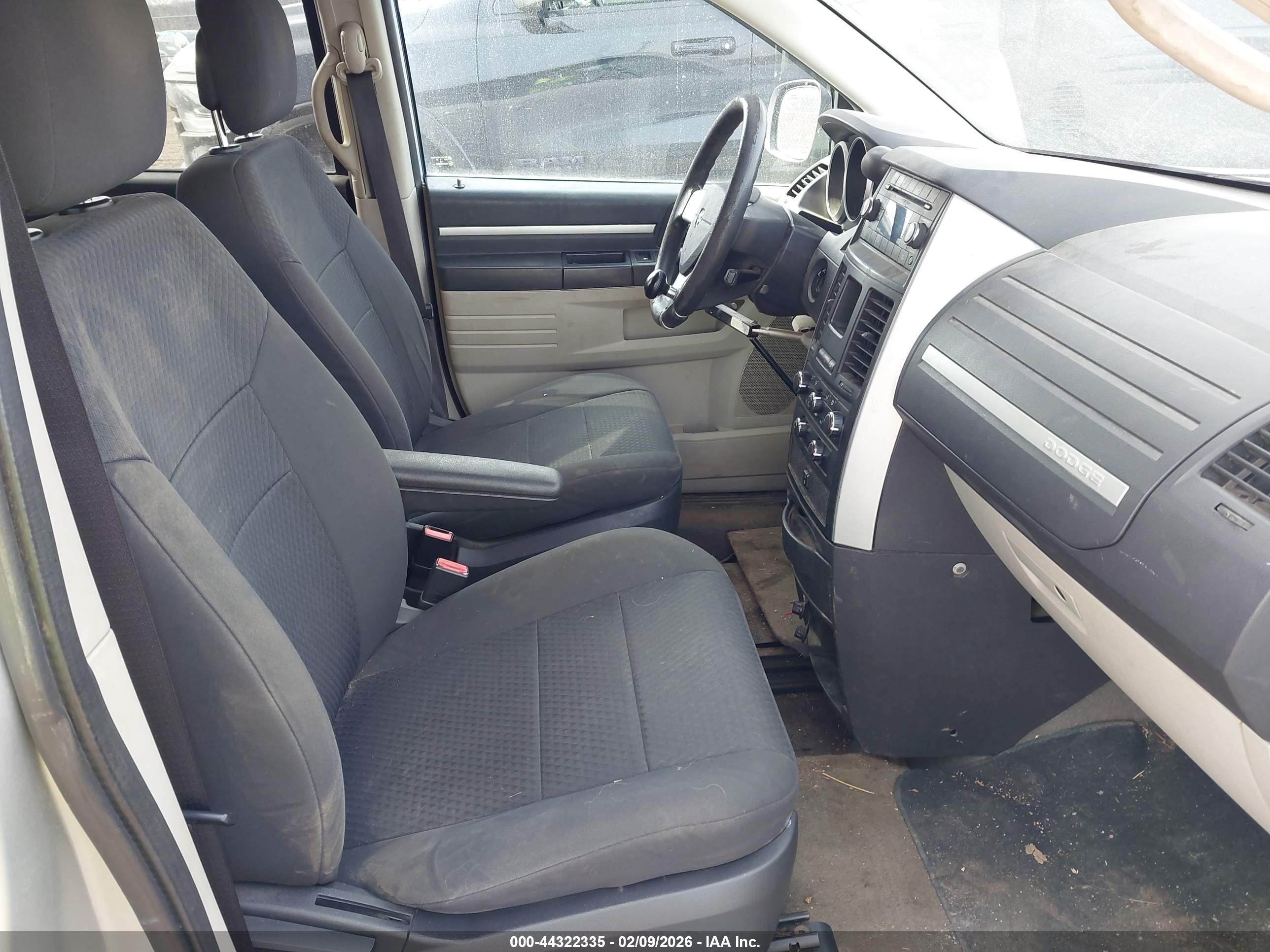 DODGE GRAND image 5