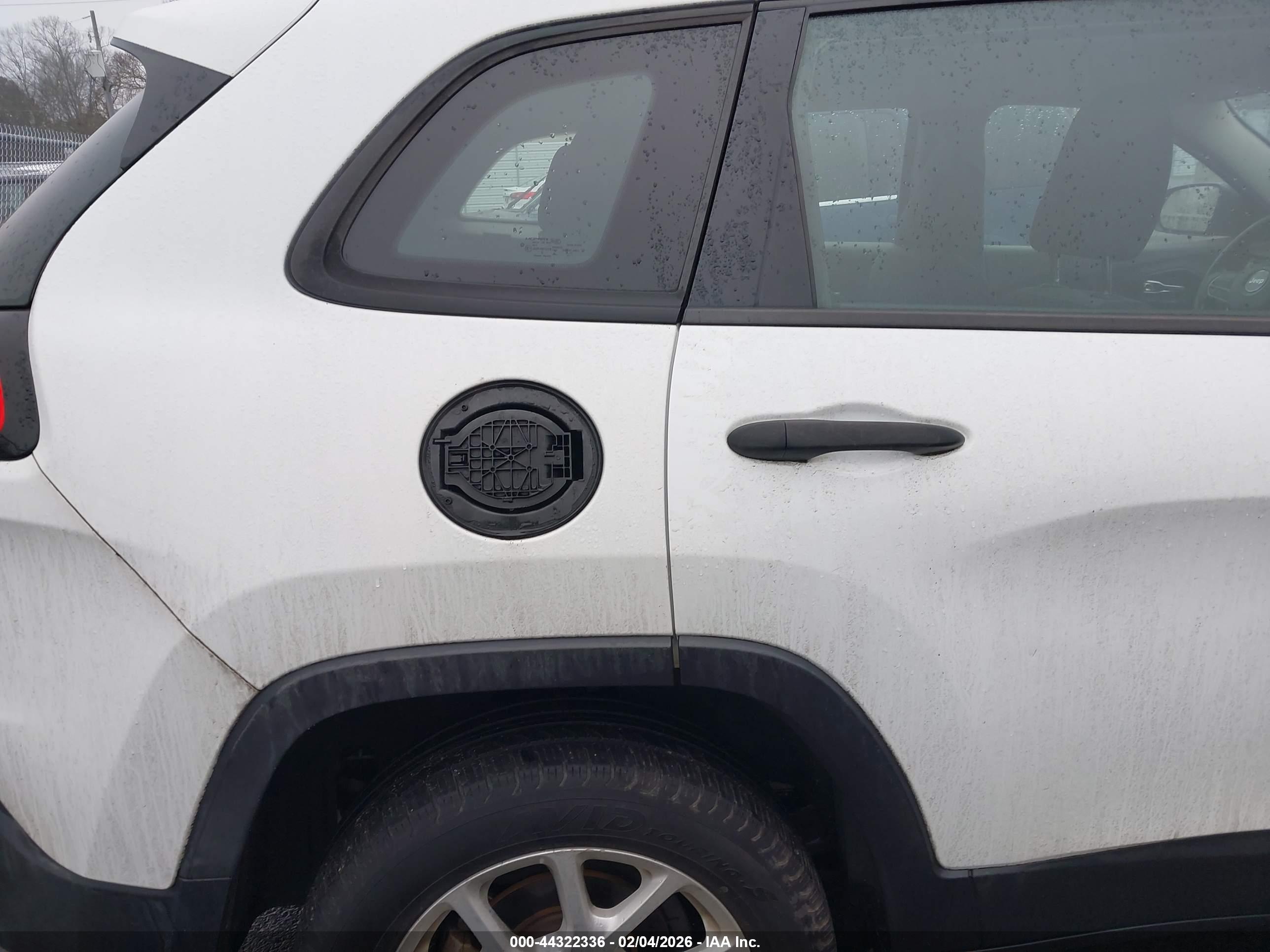 JEEP CHEROKEE image 6