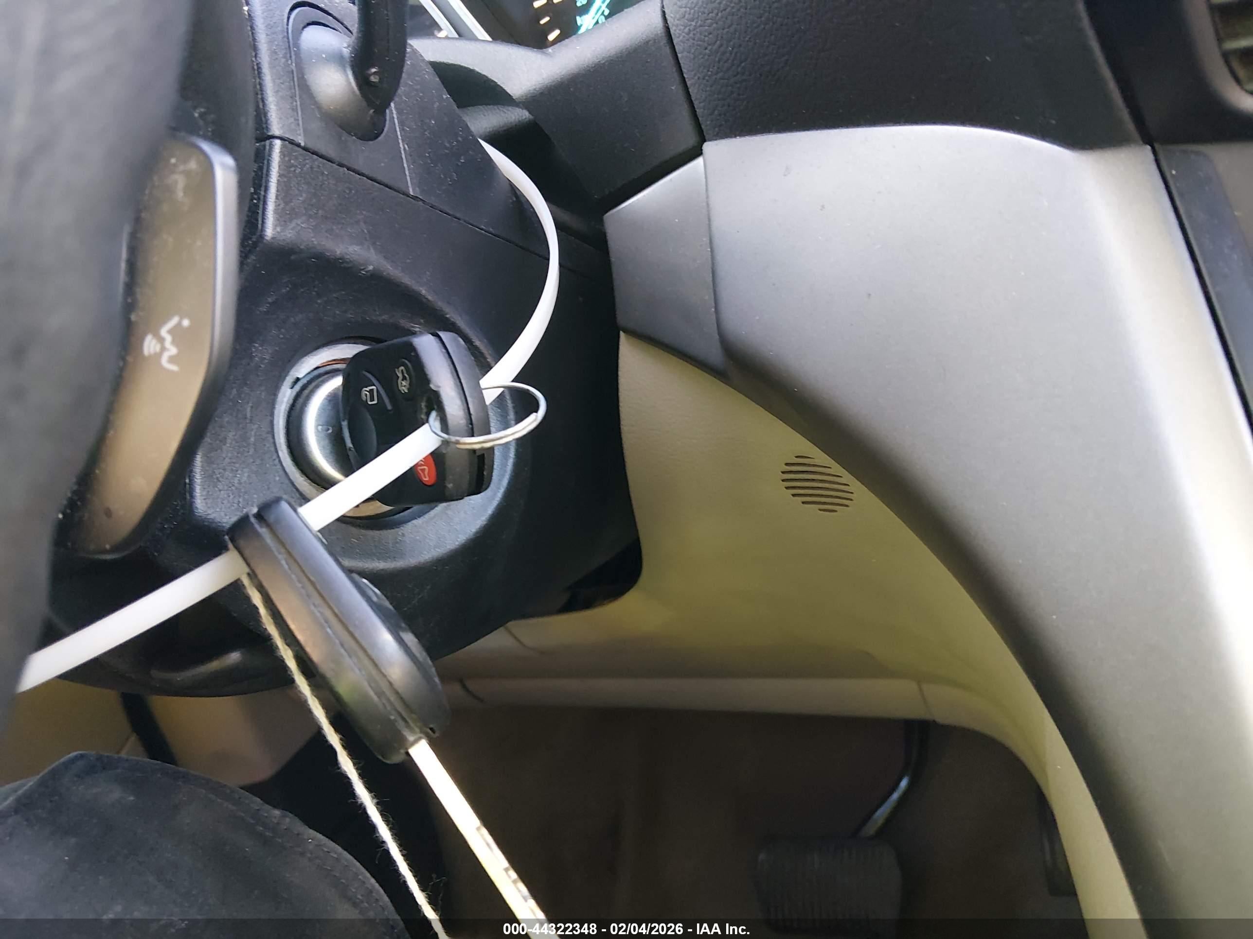 FORD ESCAPE image 11