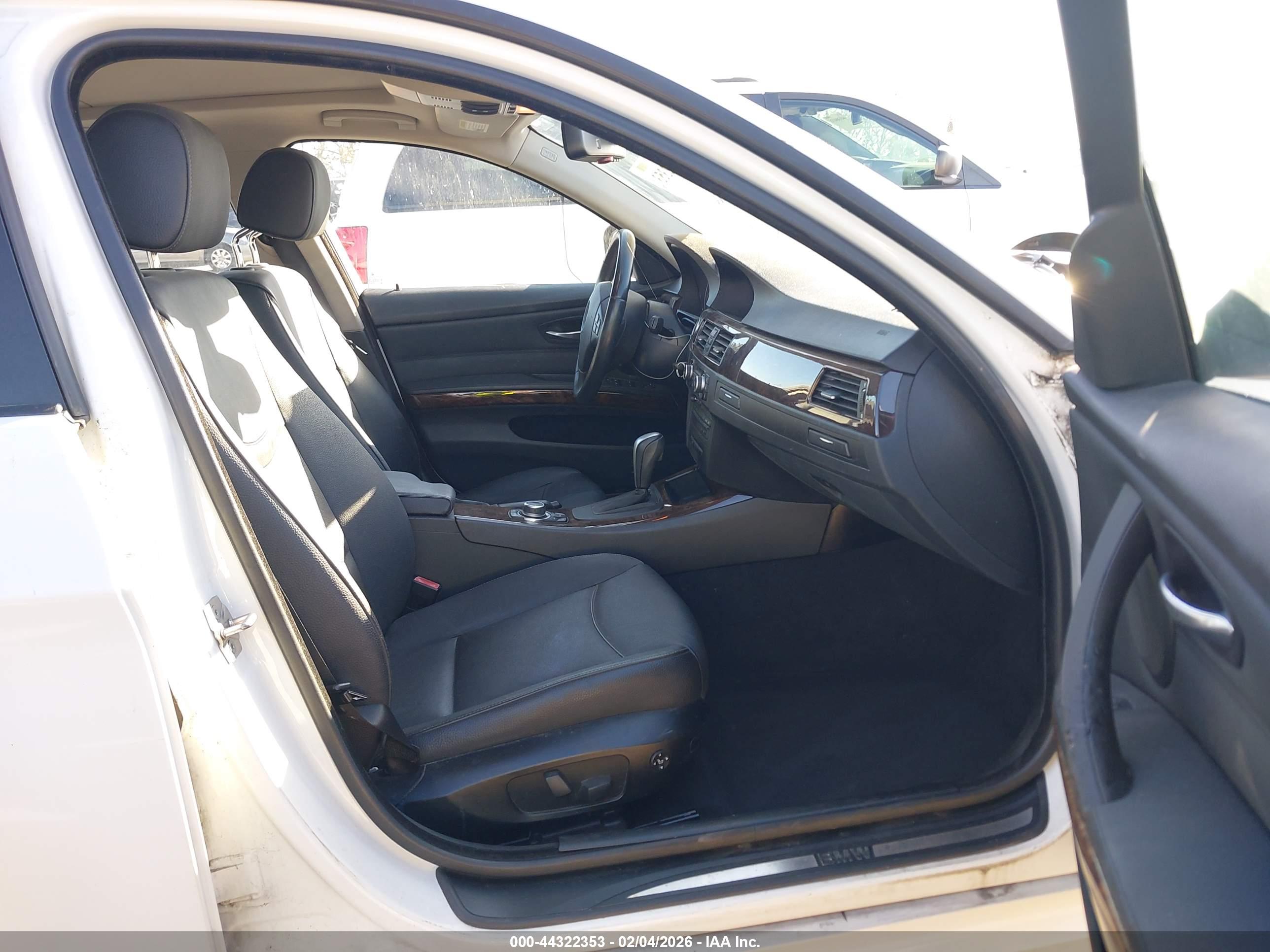 BMW 328I image 5
