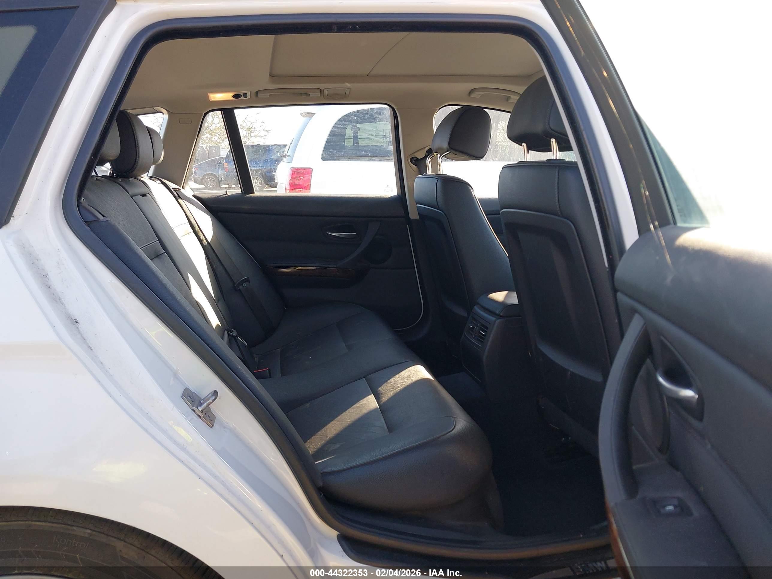 BMW 328I image 8