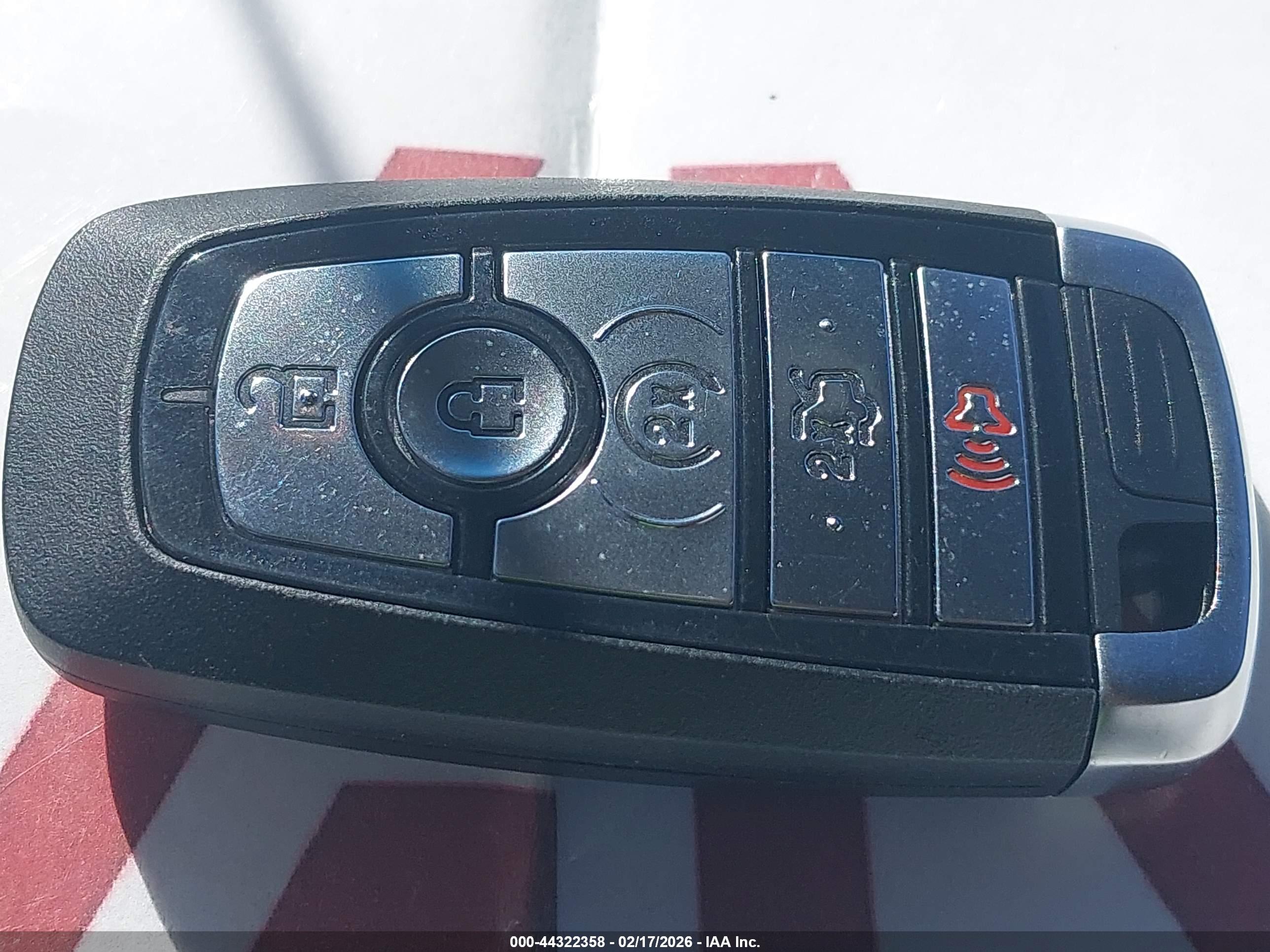FORD FUSION image 11