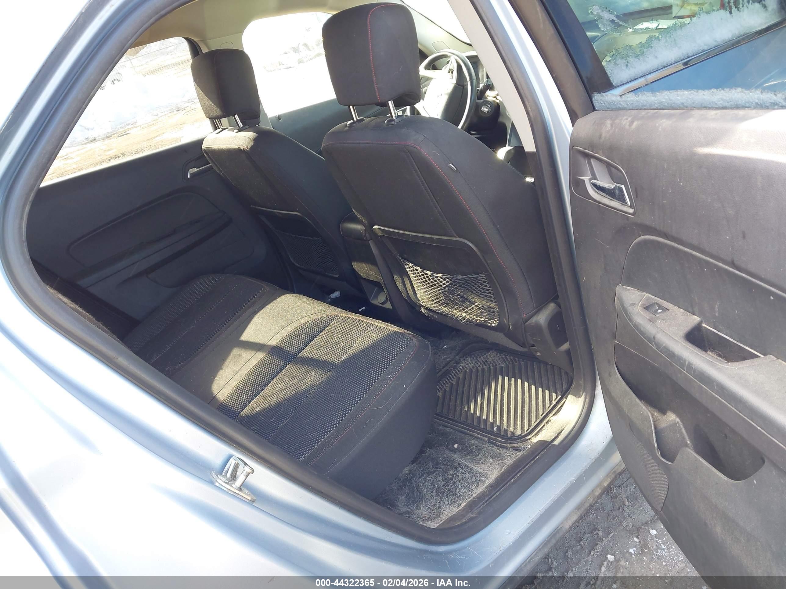 CHEVROLET EQUINOX image 8