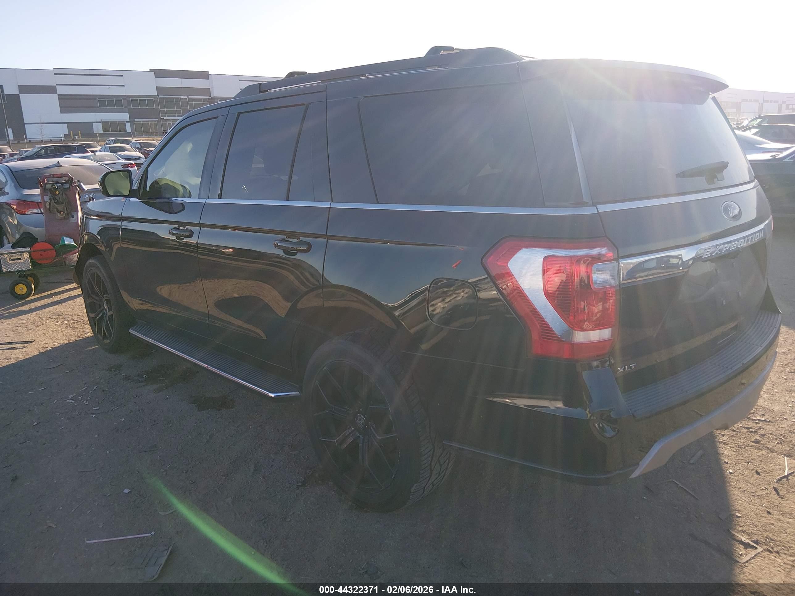 FORD EXPEDITION image 3