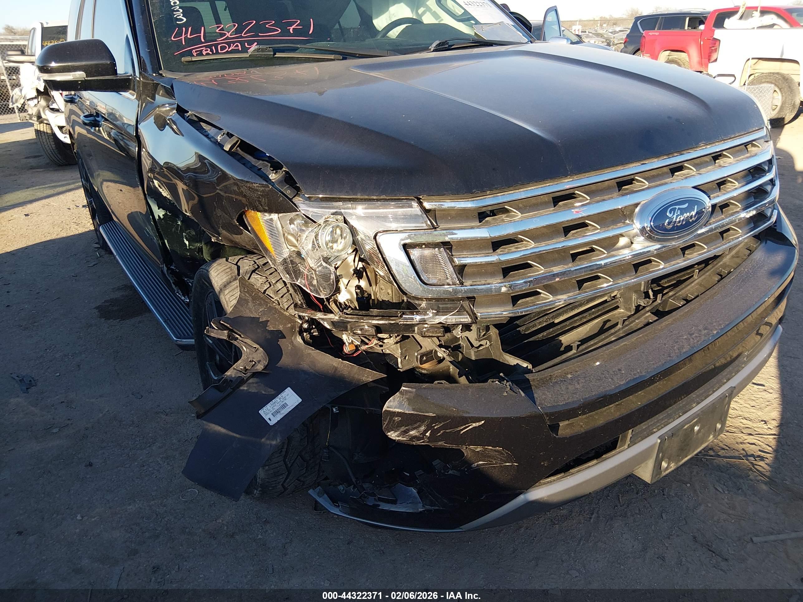 FORD EXPEDITION image 6