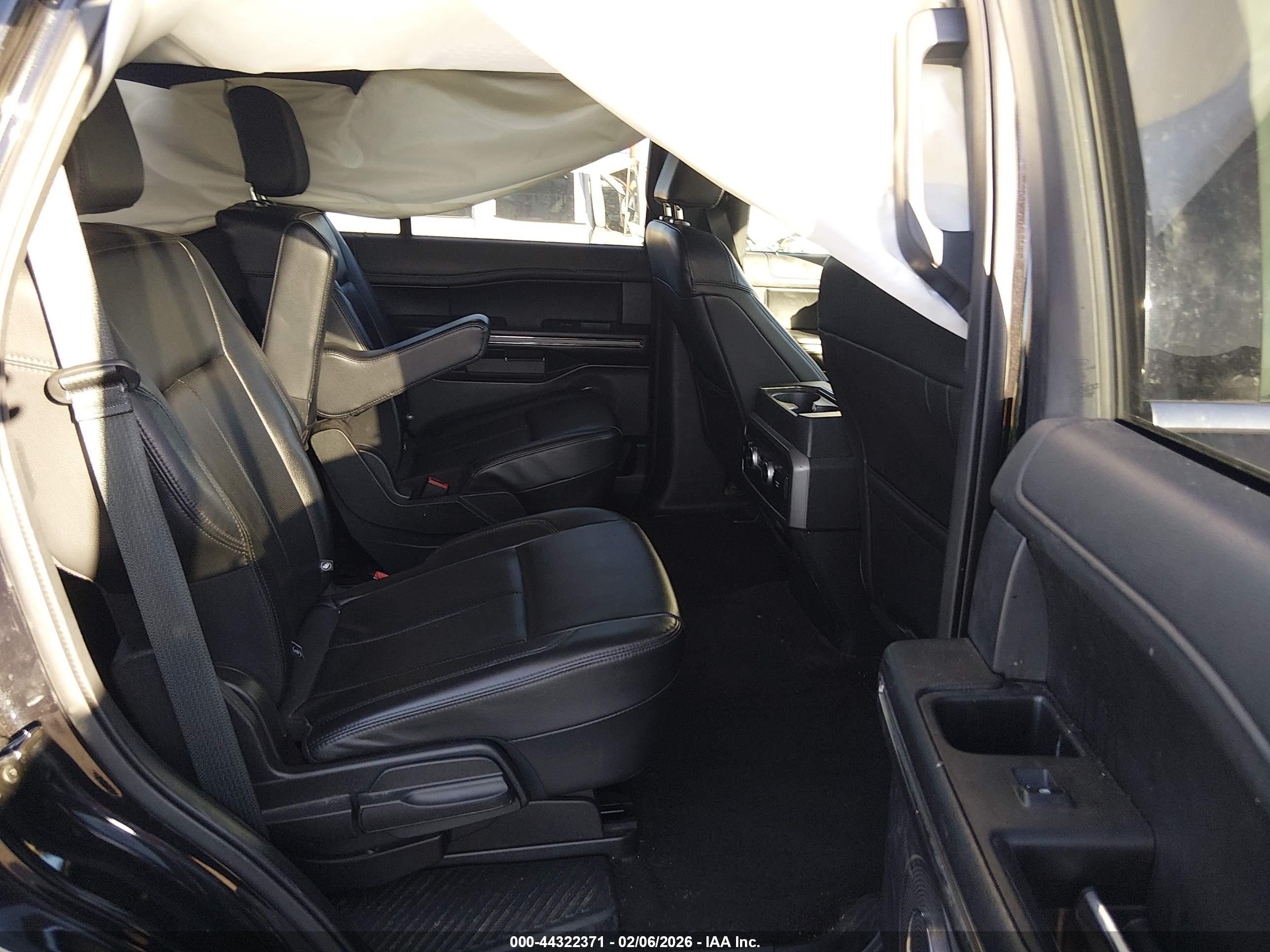 FORD EXPEDITION image 8