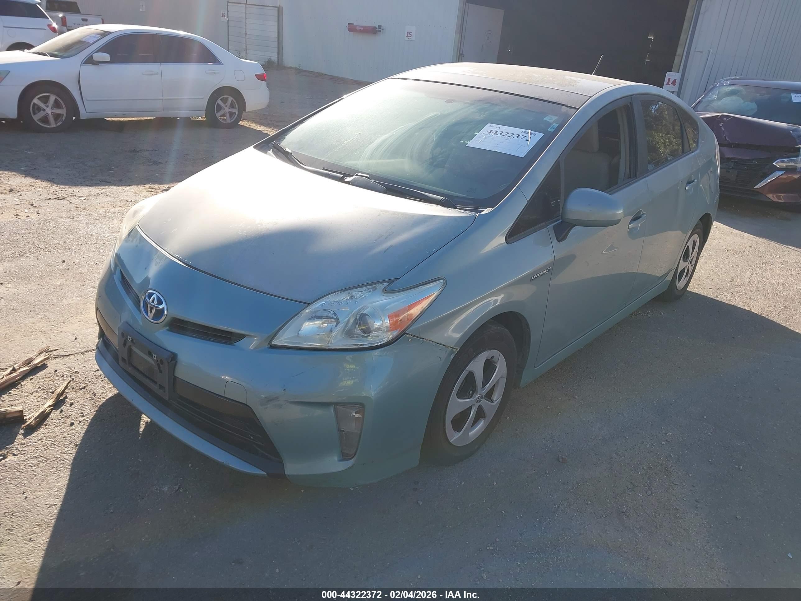TOYOTA PRIUS image 2
