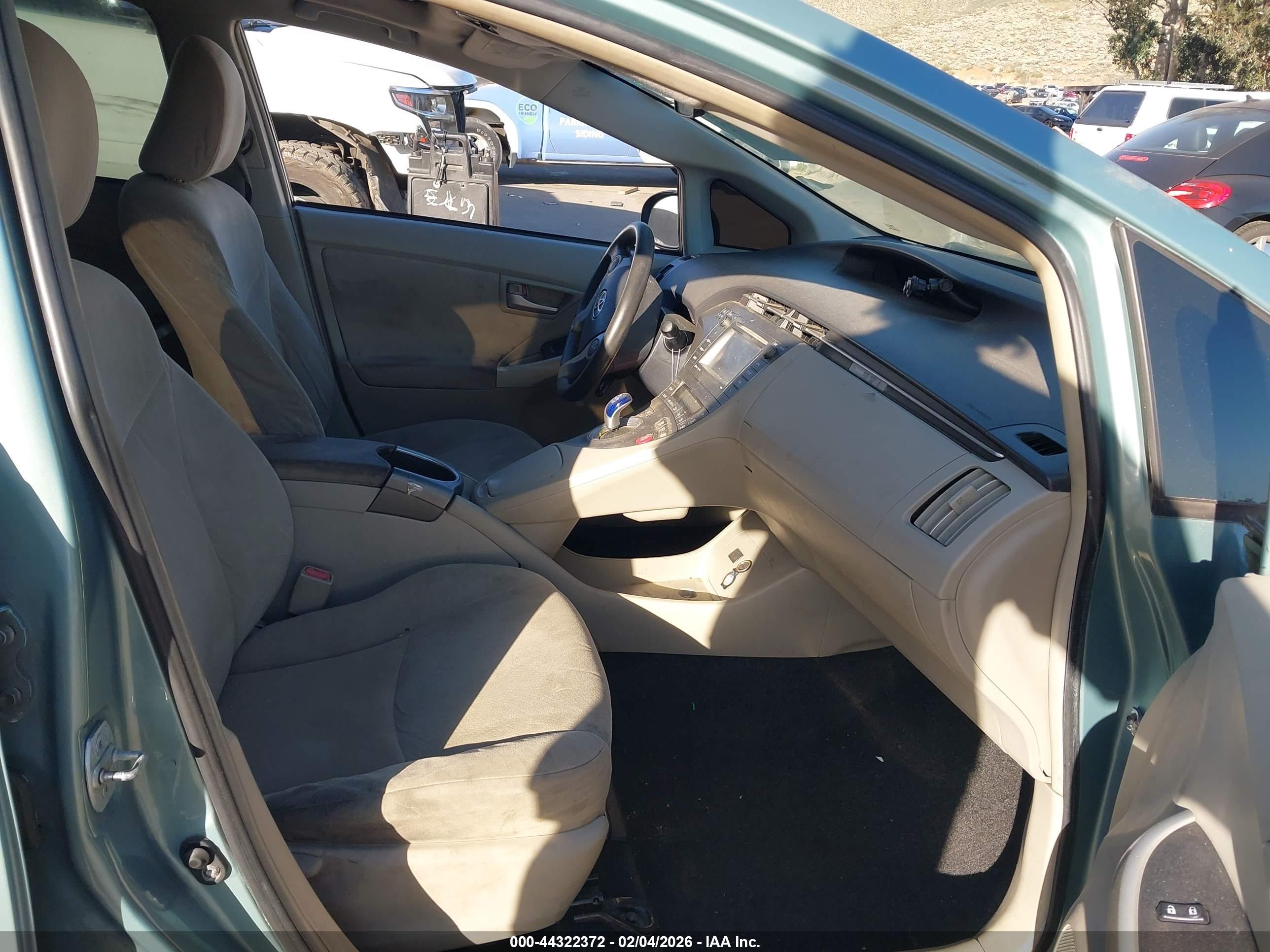TOYOTA PRIUS image 5