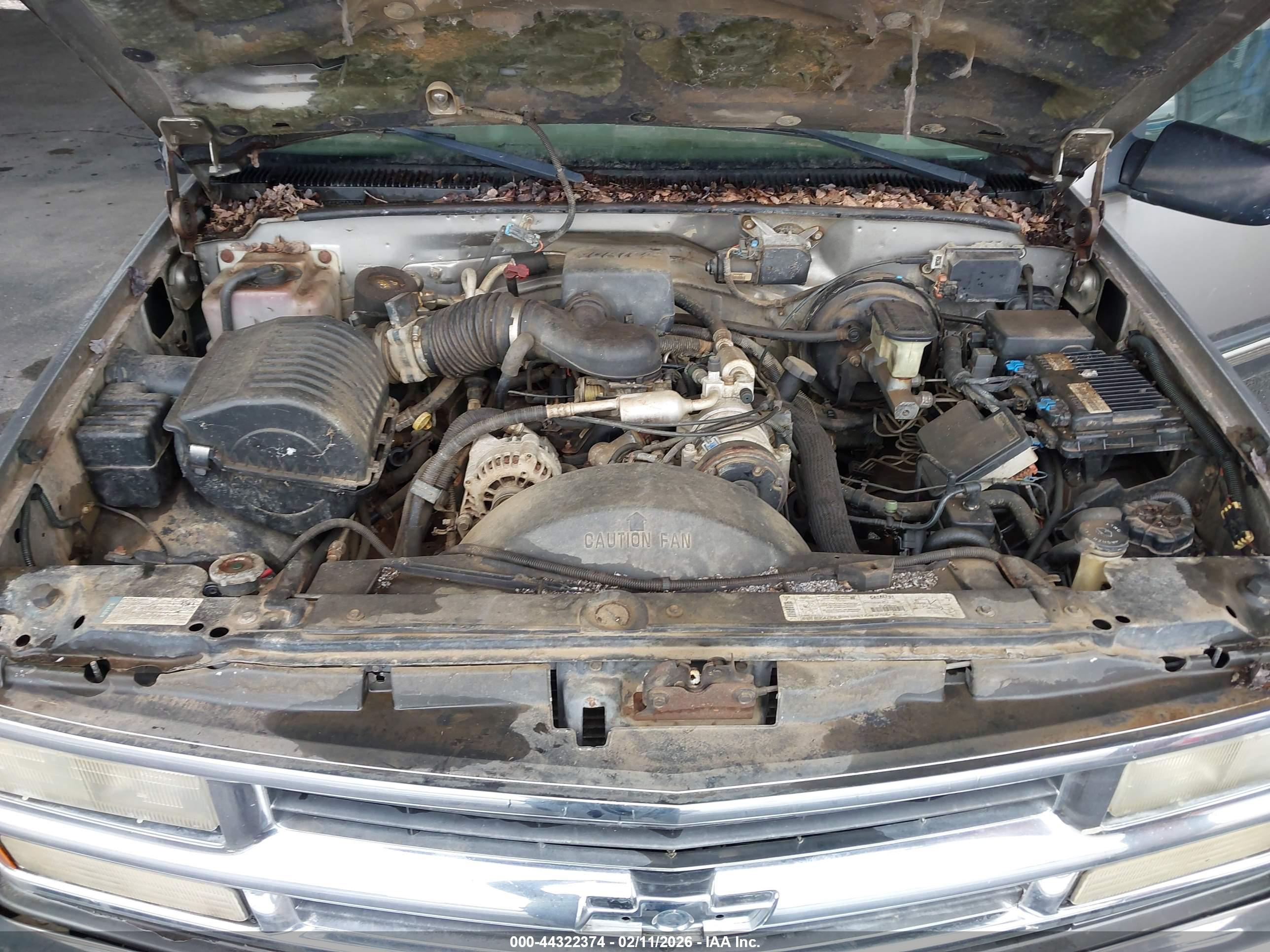 CHEVROLET SUBURBAN image 10