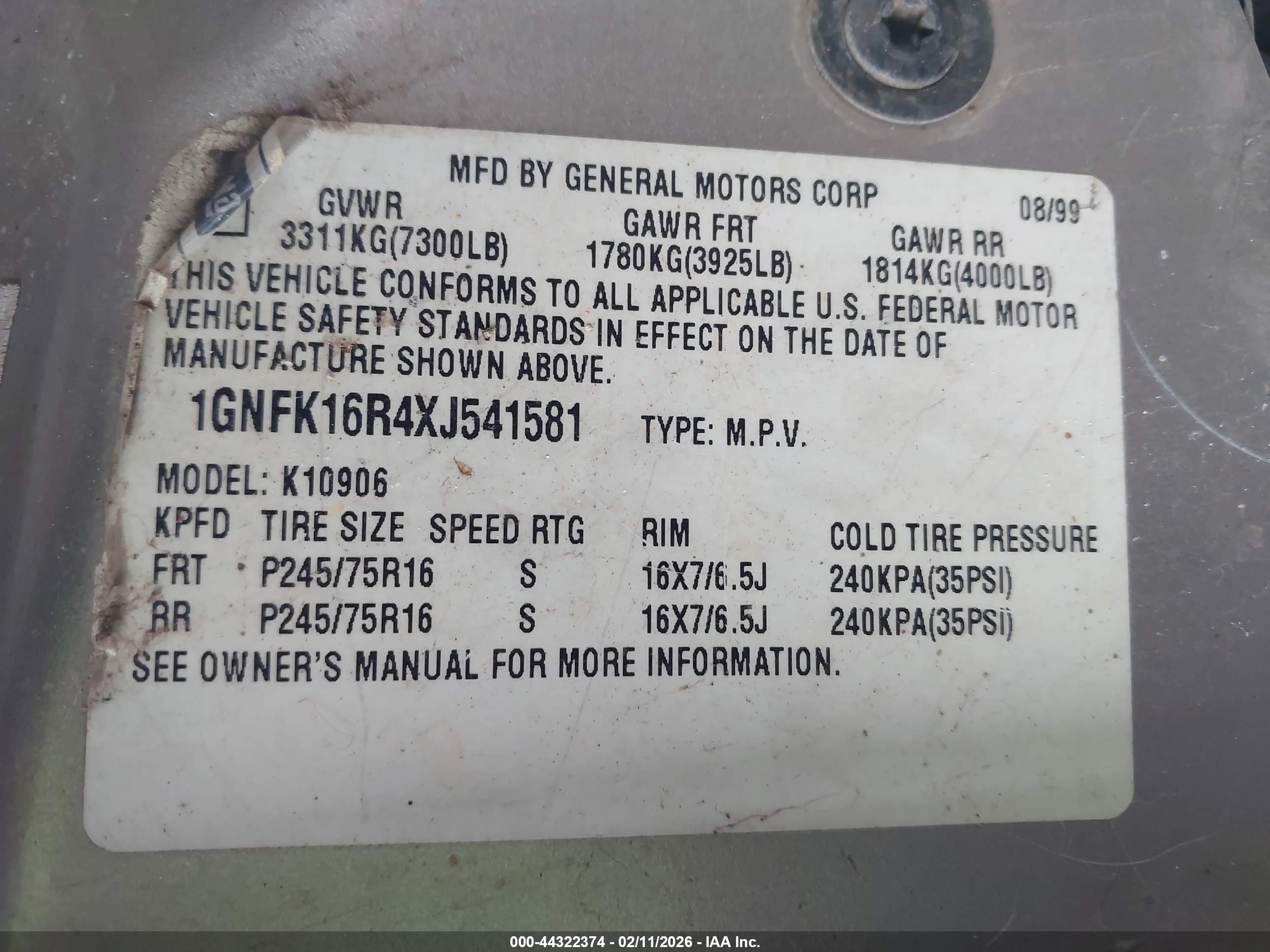 CHEVROLET SUBURBAN image 9