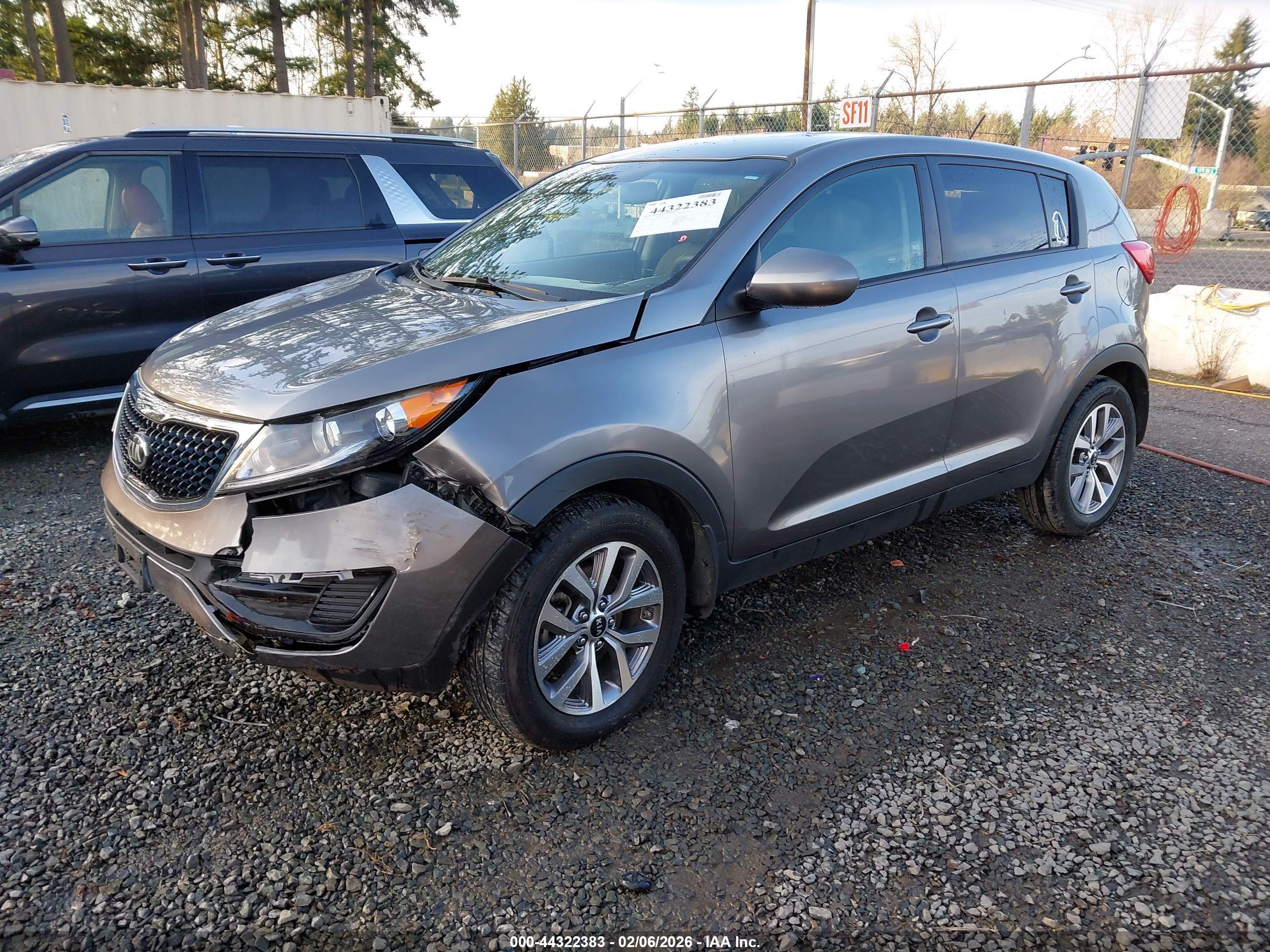 KIA SPORTAGE image 2