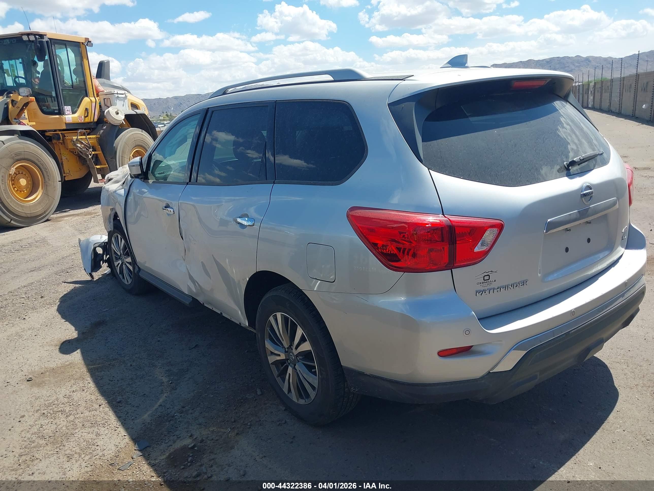 NISSAN PATHFINDER image 3
