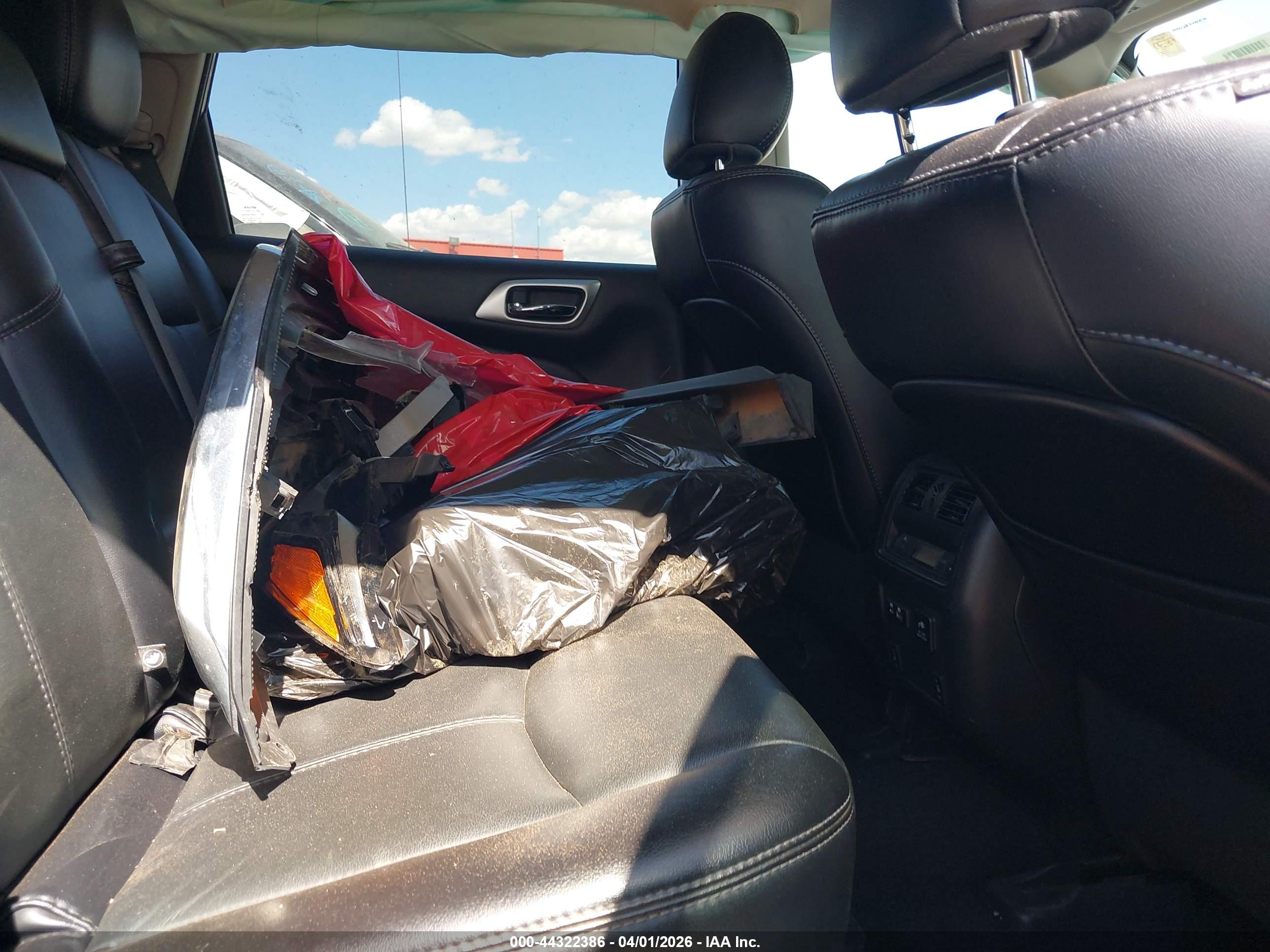 NISSAN PATHFINDER image 8