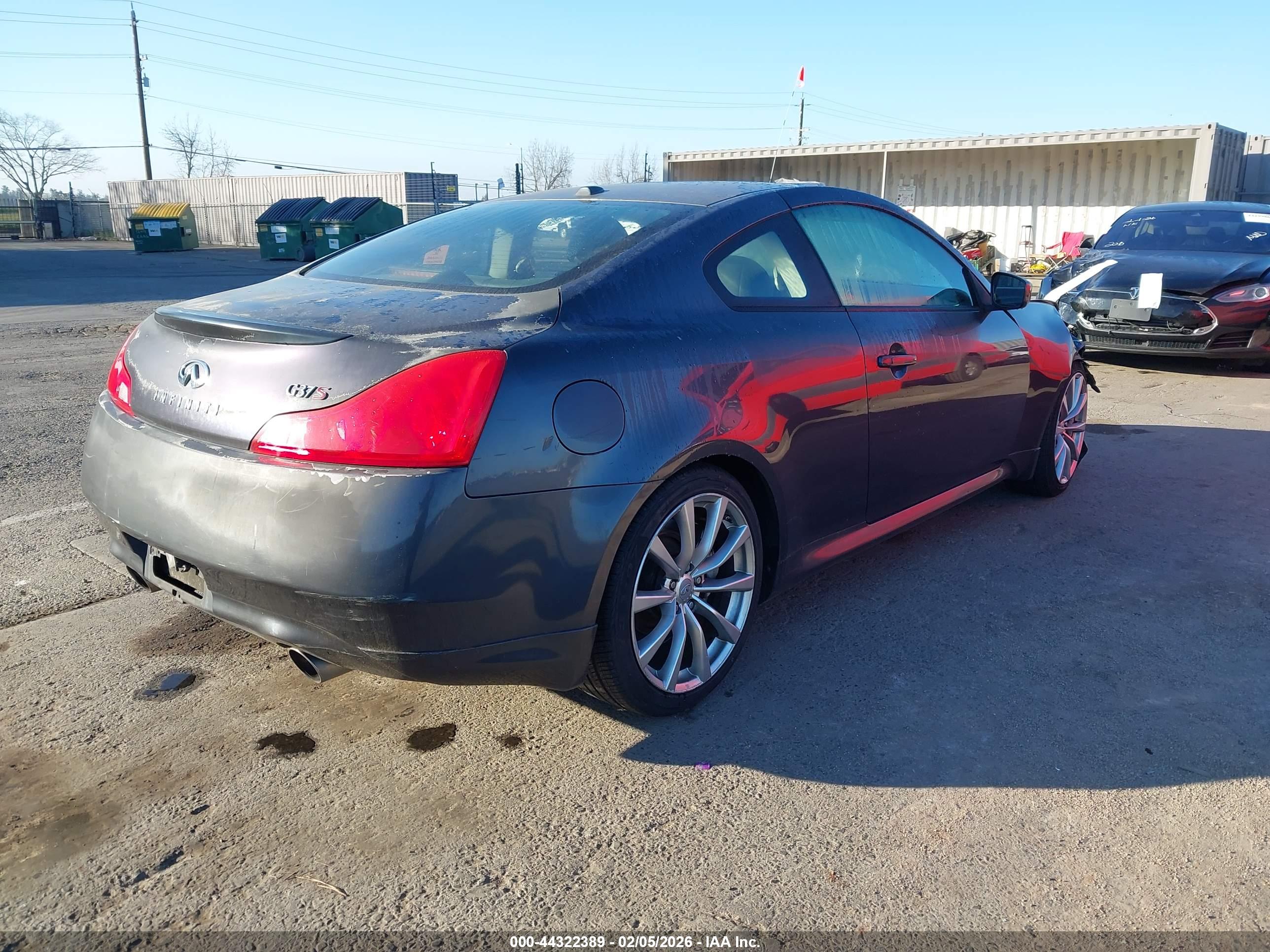 INFINITI G37 image 4