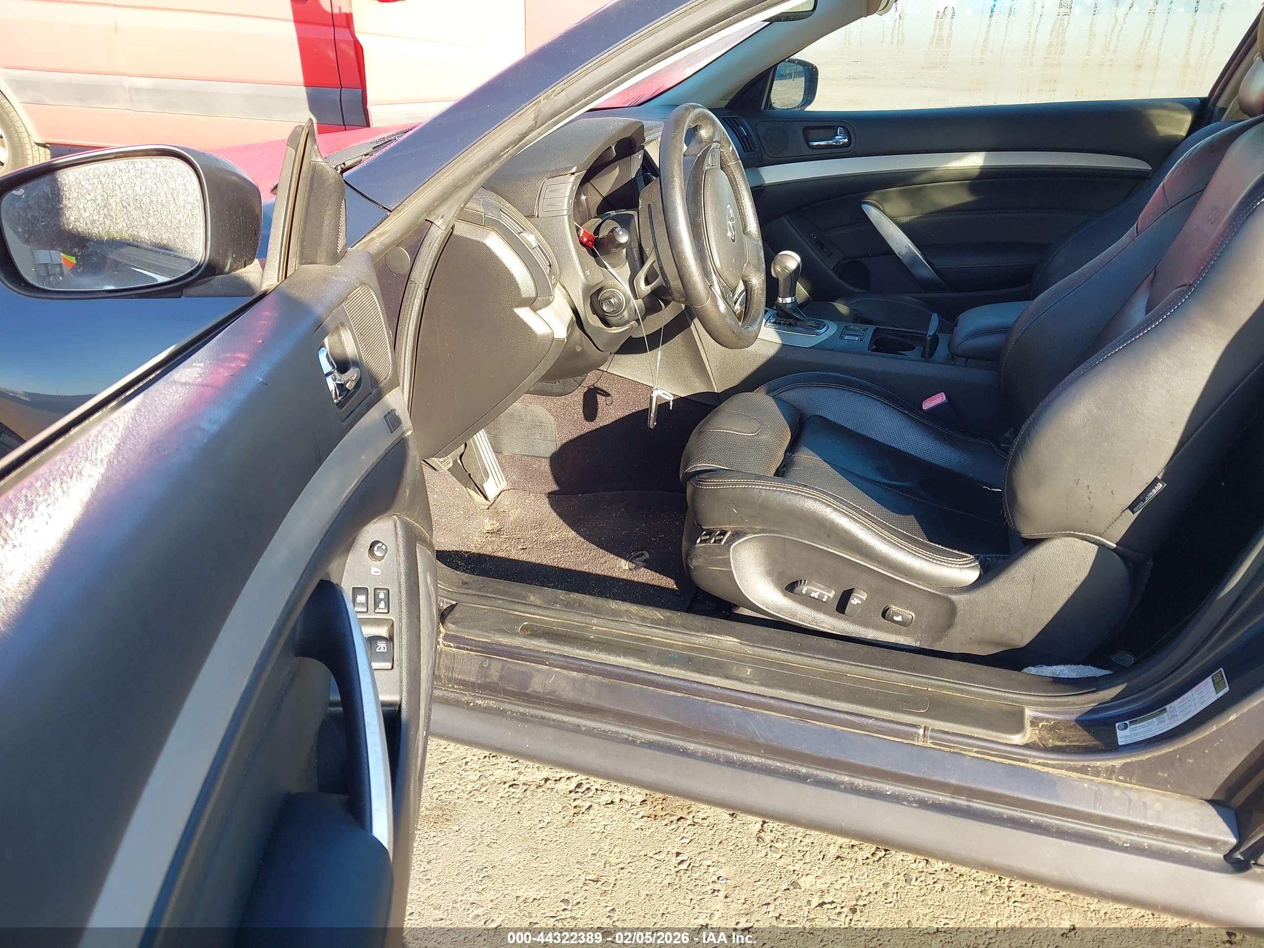 INFINITI G37 image 5
