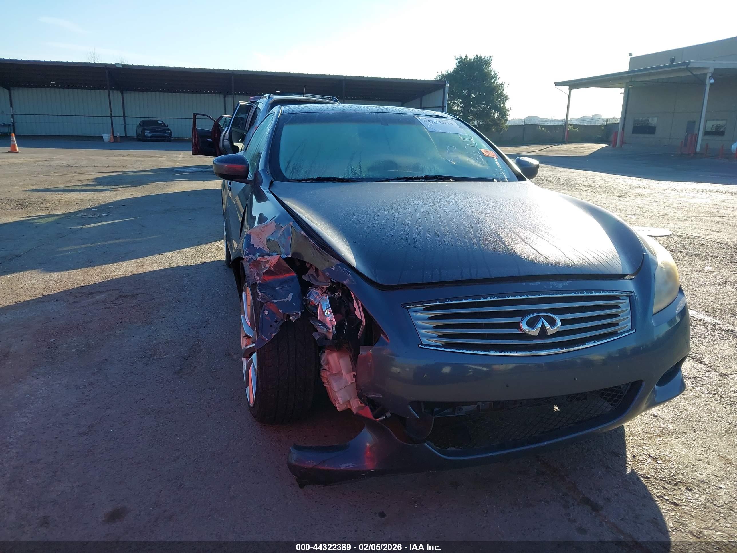 INFINITI G37 image 6