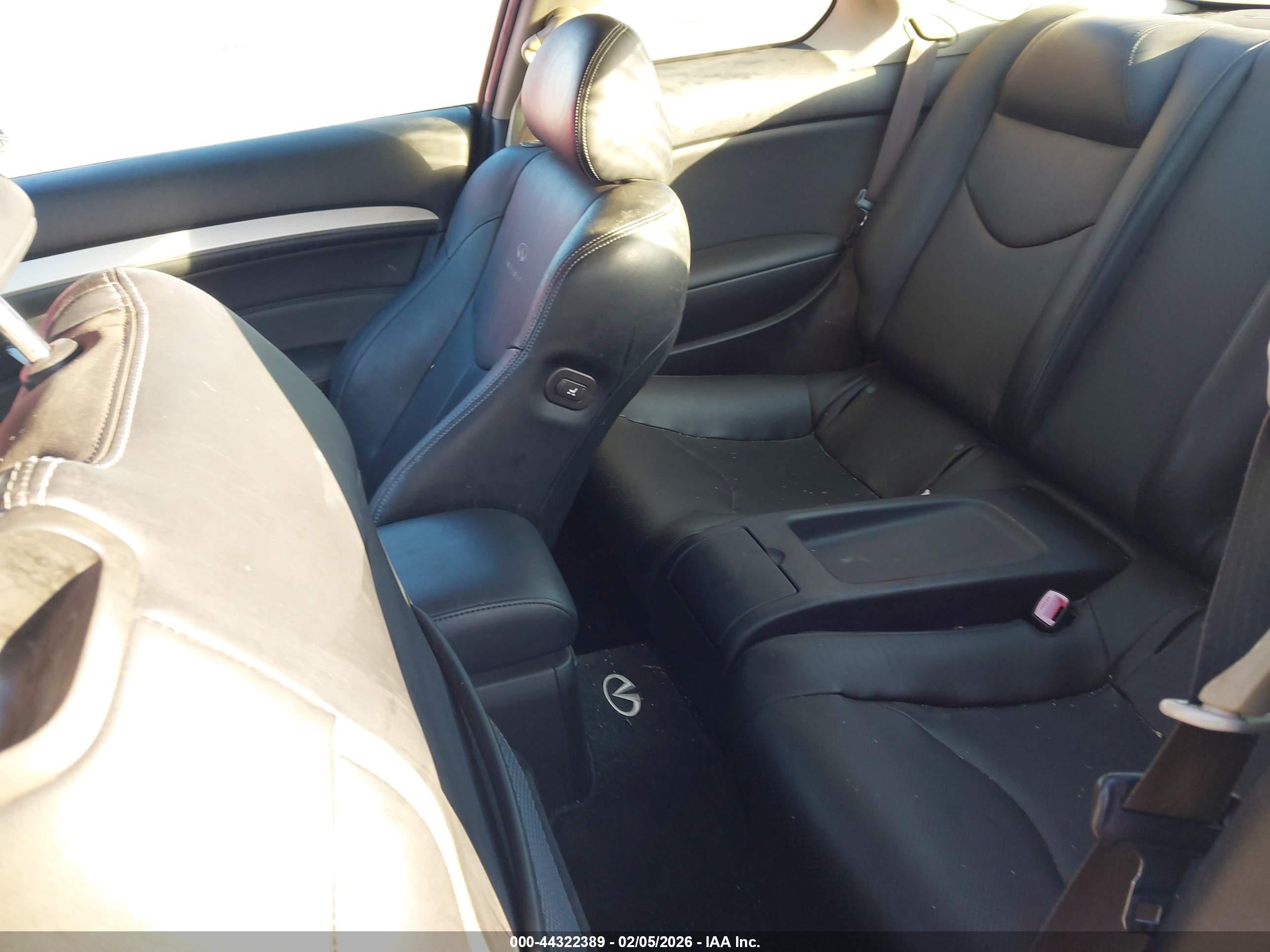 INFINITI G37 image 8