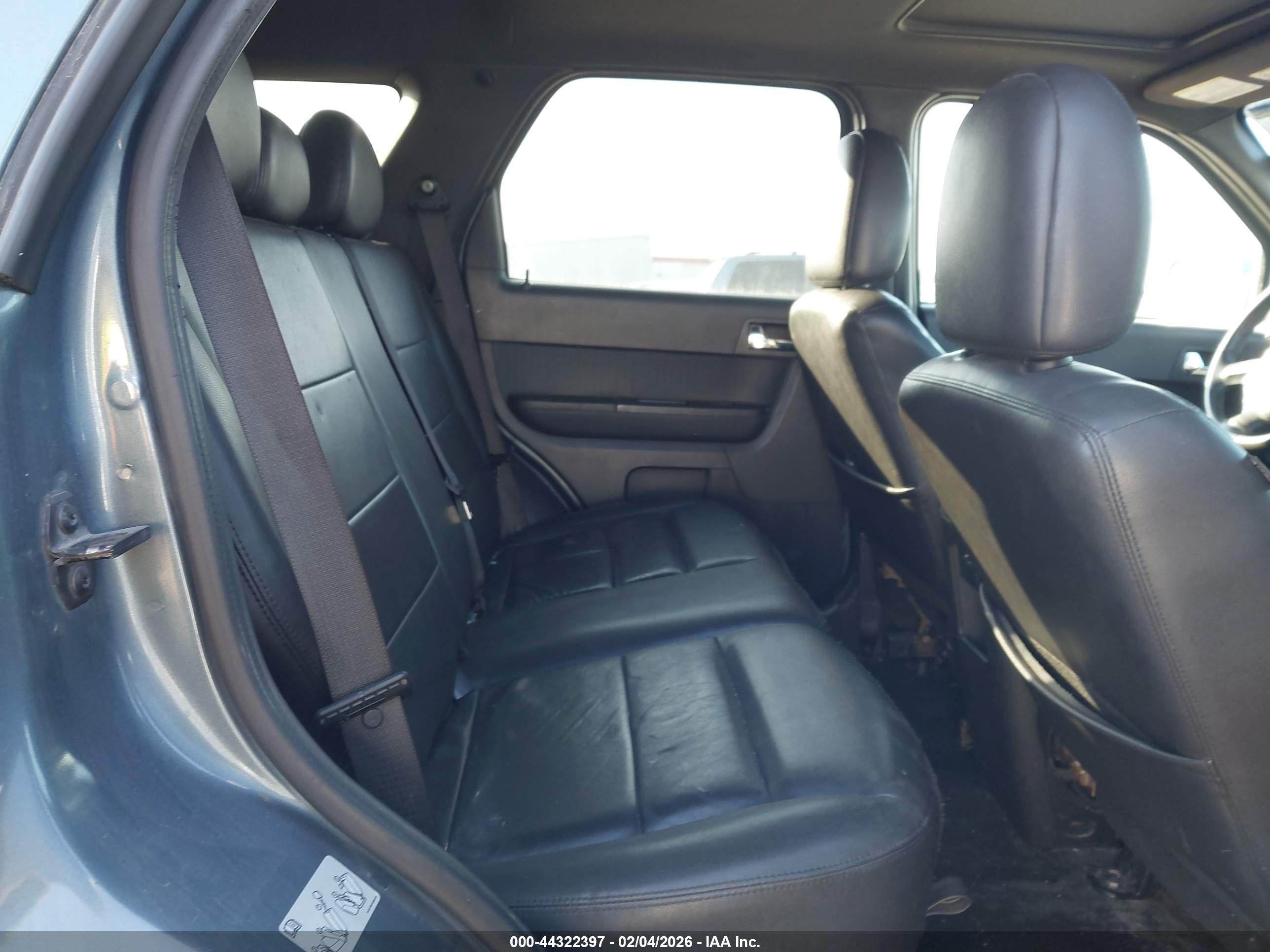 FORD ESCAPE image 8