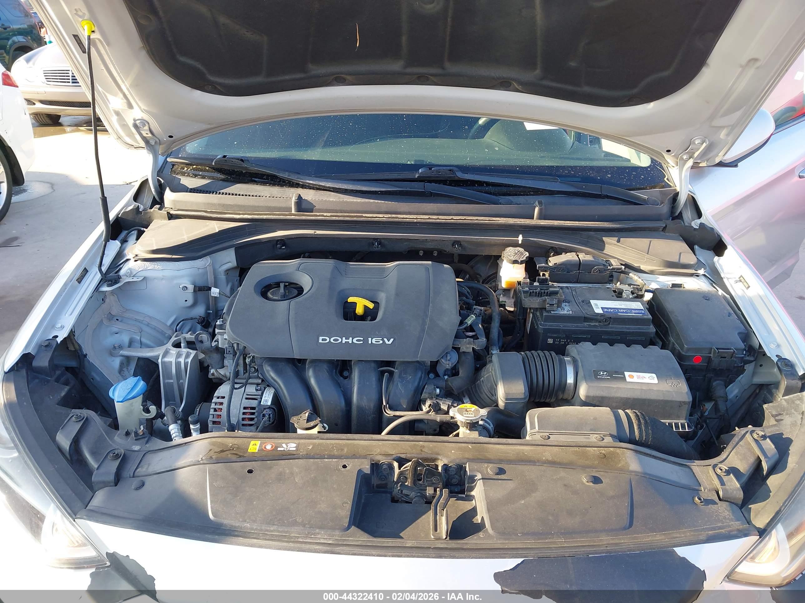 HYUNDAI ELANTRA image 10