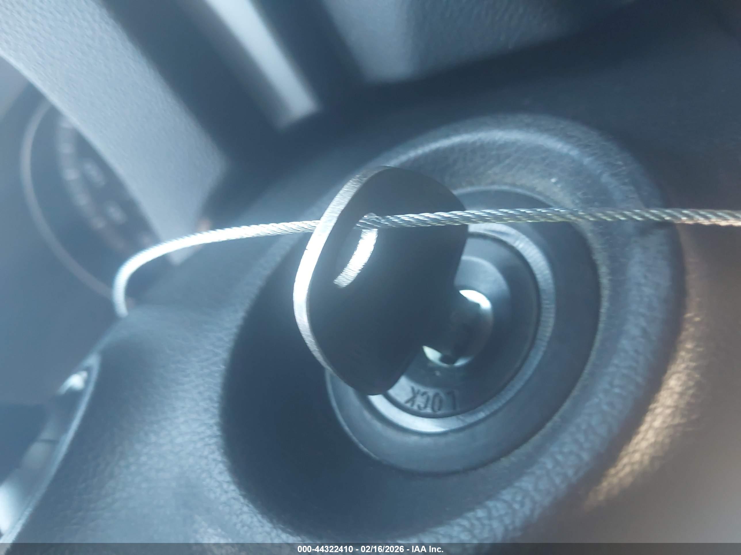HYUNDAI ELANTRA image 11