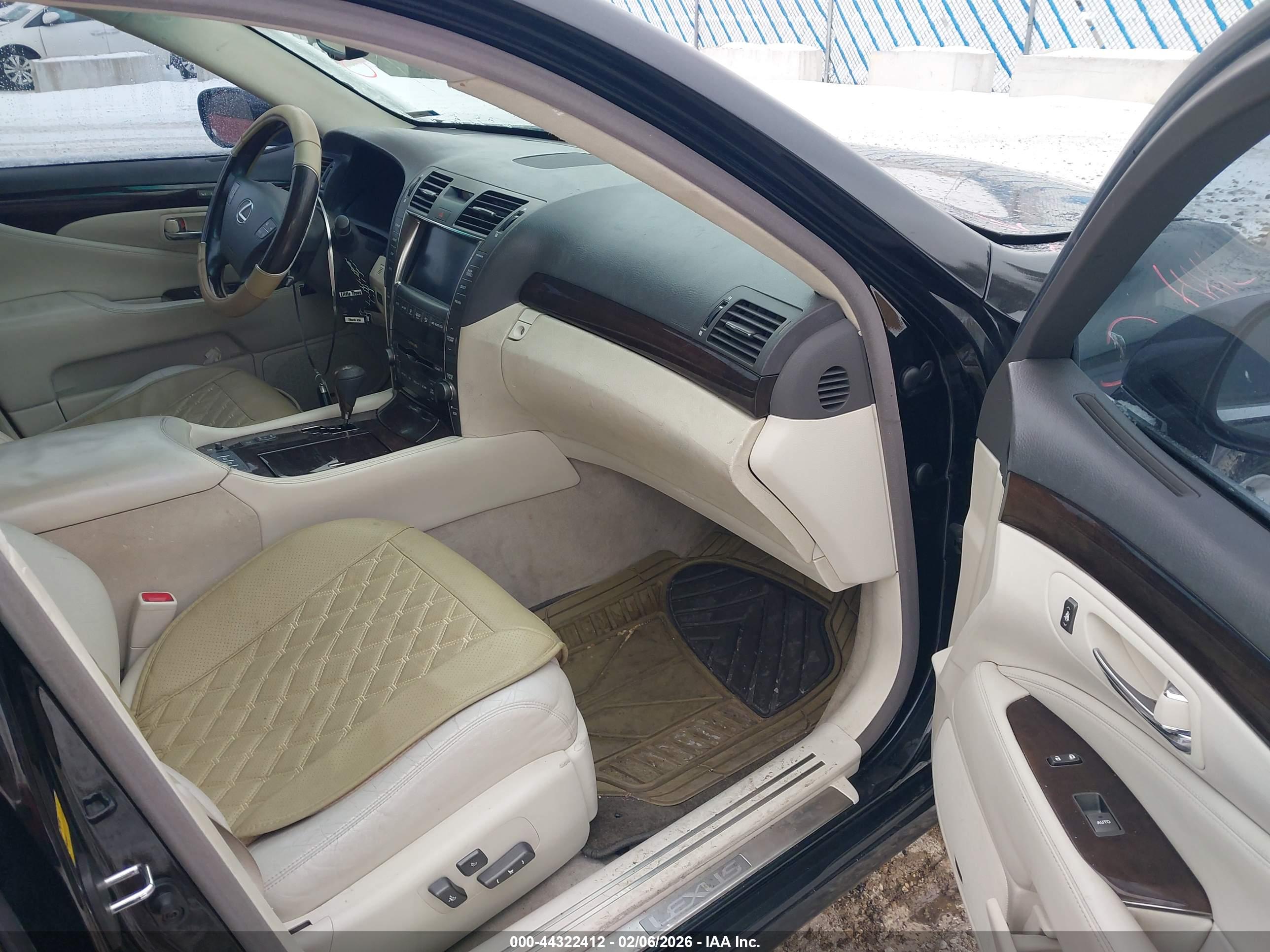 LEXUS LS image 5