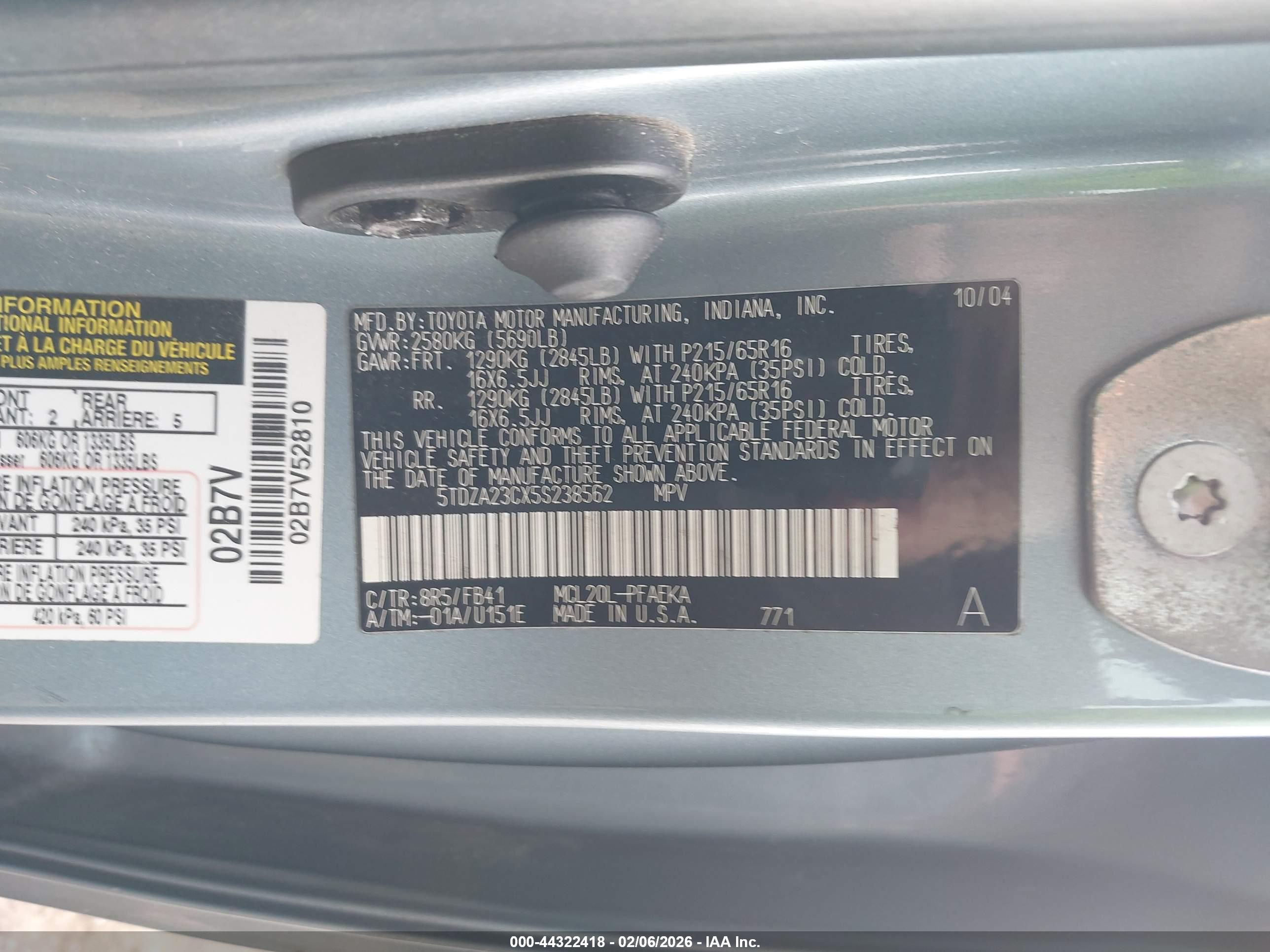 TOYOTA SIENNA image 9