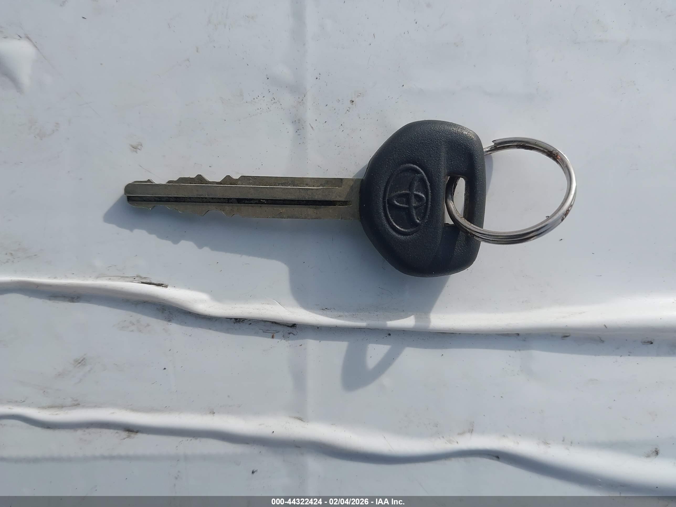 TOYOTA RAV4 image 11