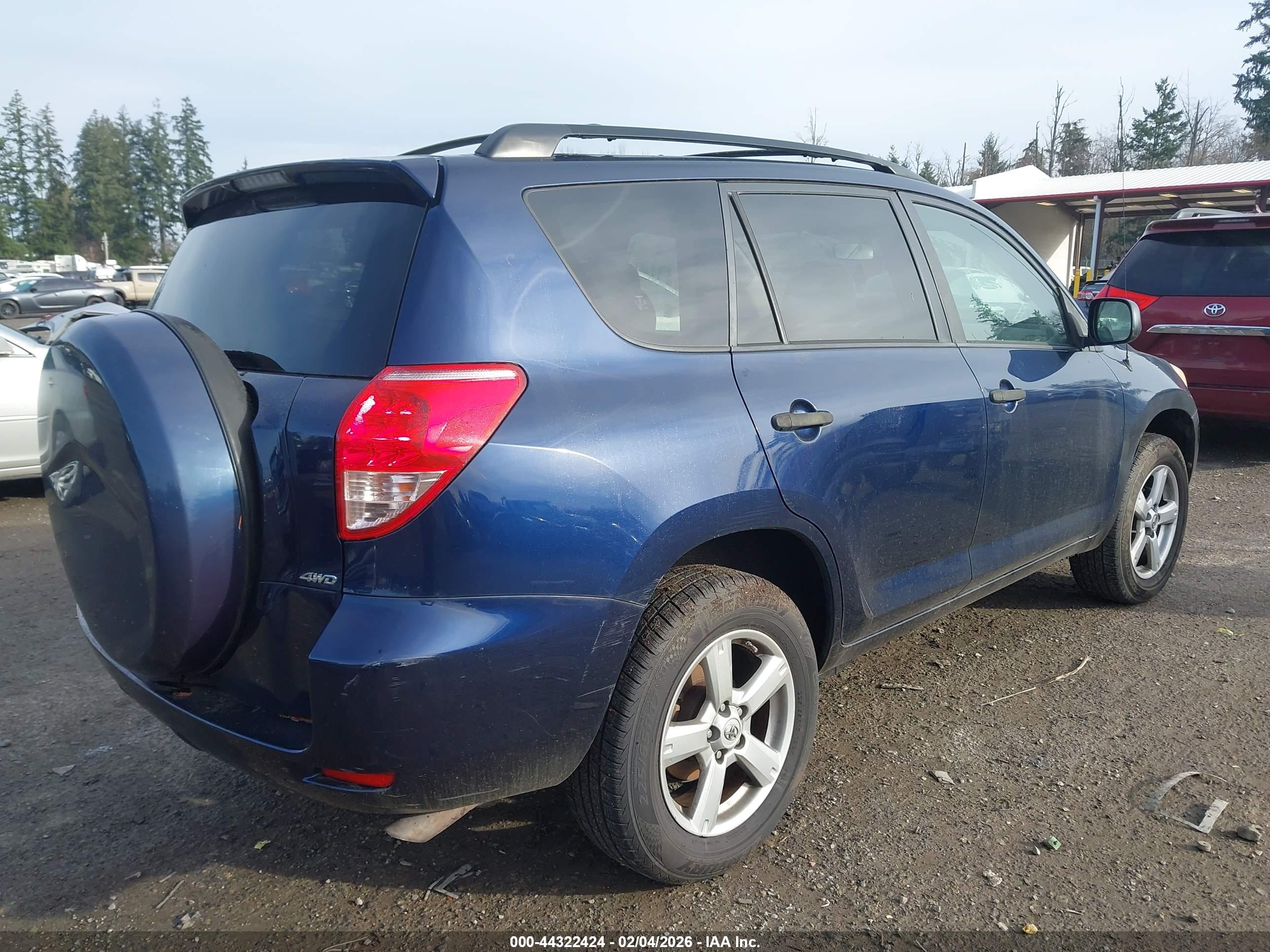 TOYOTA RAV4 image 4