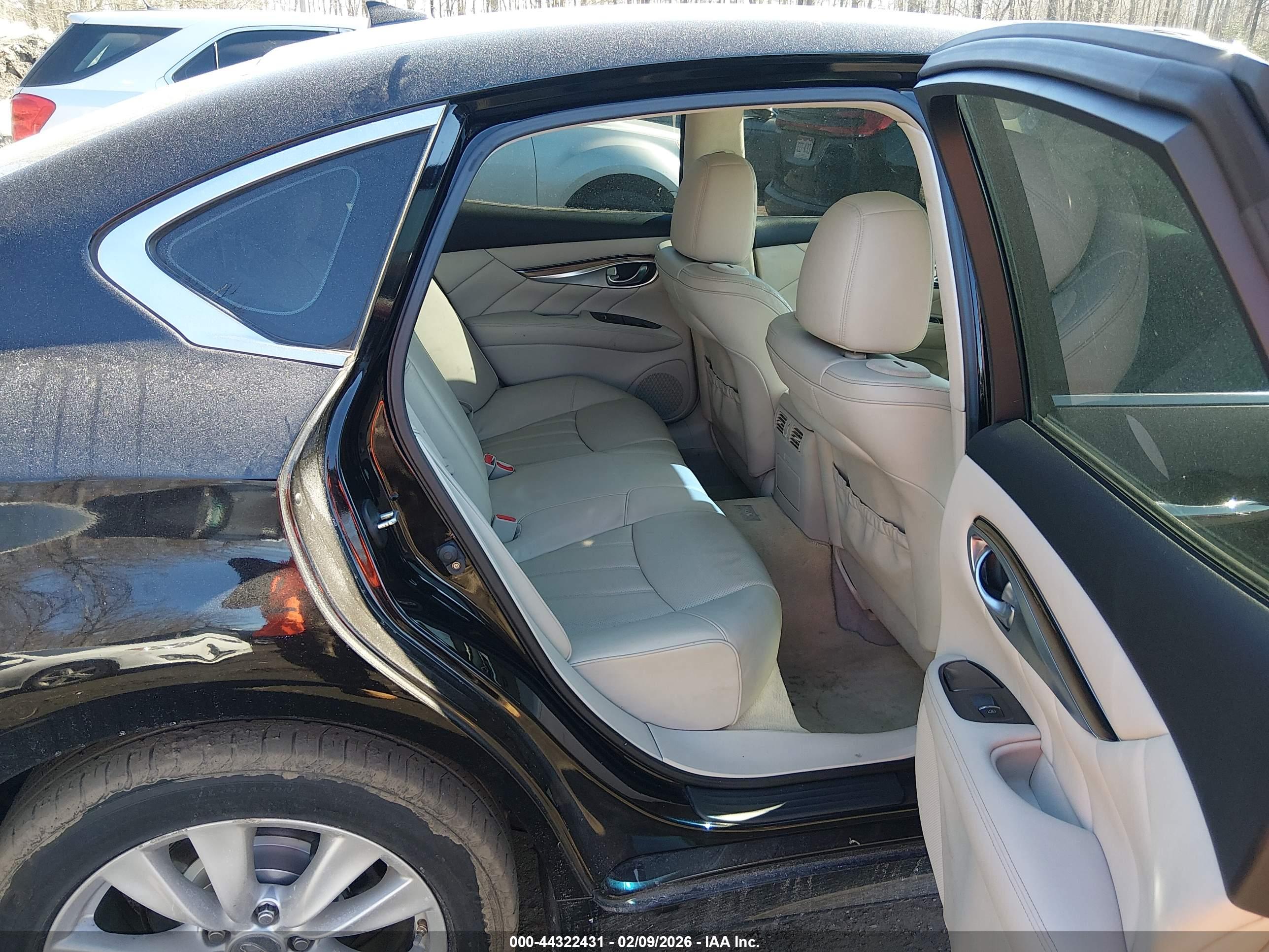 INFINITI M37X image 8