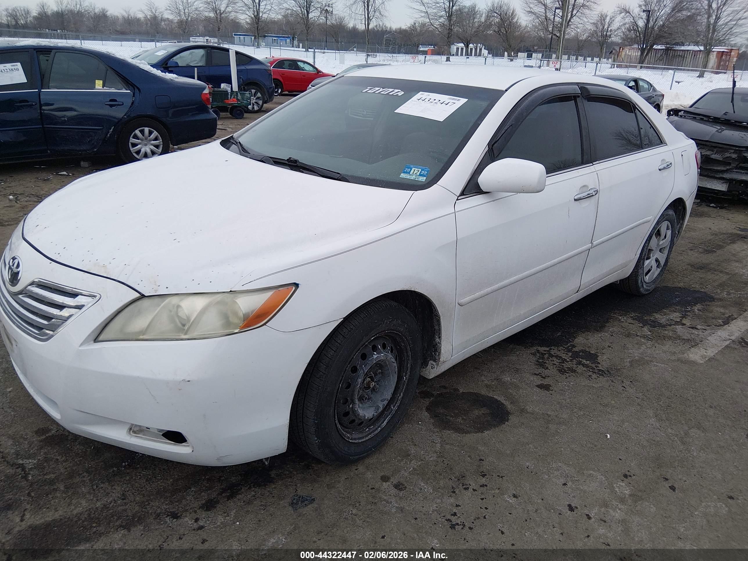 TOYOTA CAMRY image 2