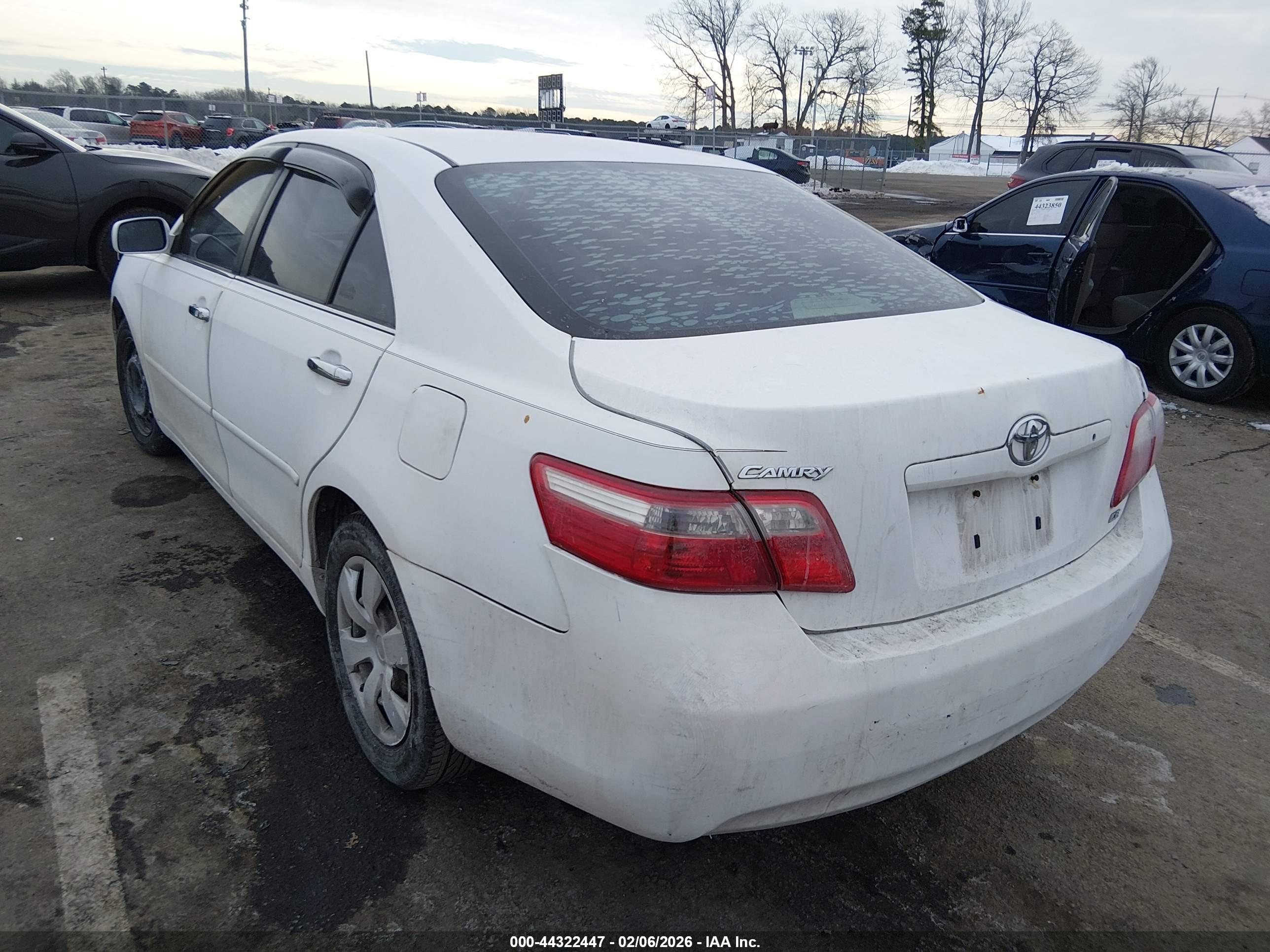 TOYOTA CAMRY image 3