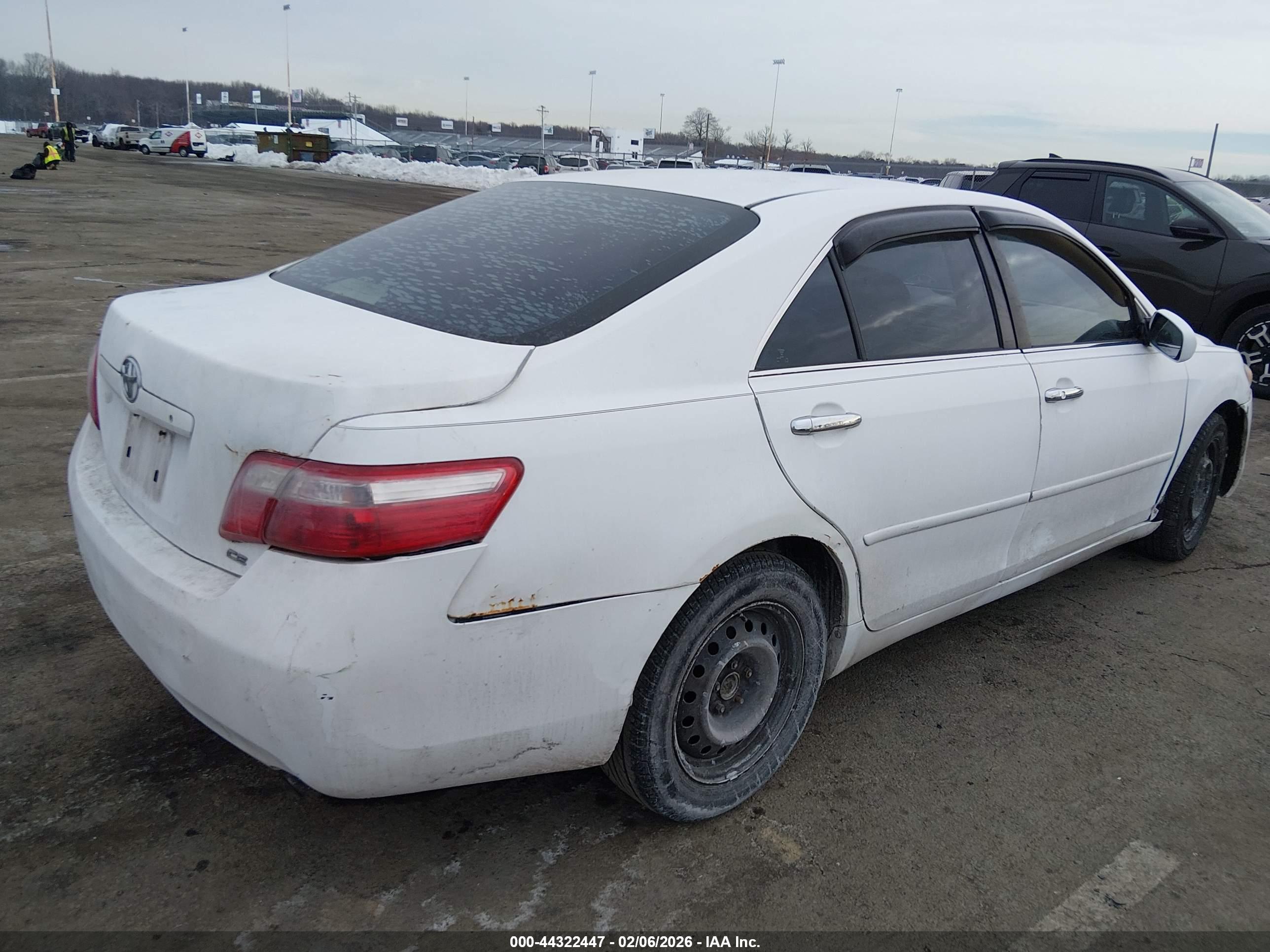TOYOTA CAMRY image 4